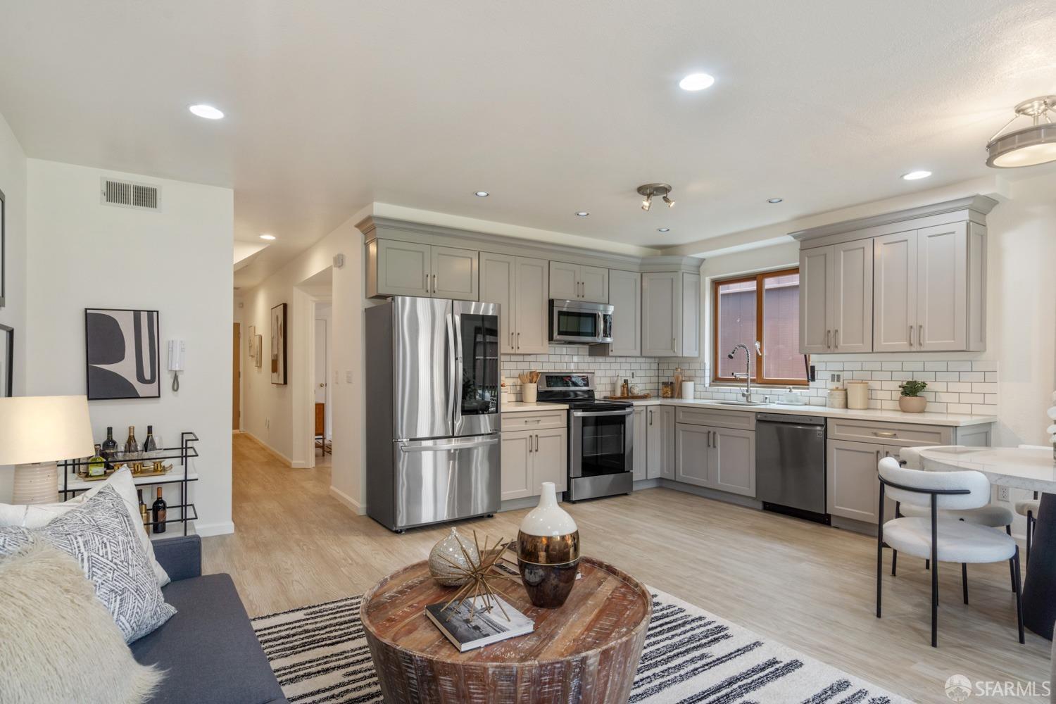 Detail Gallery Image 8 of 47 For 1216 47th Ave, San Francisco,  CA 94122 - 3 Beds | 3 Baths