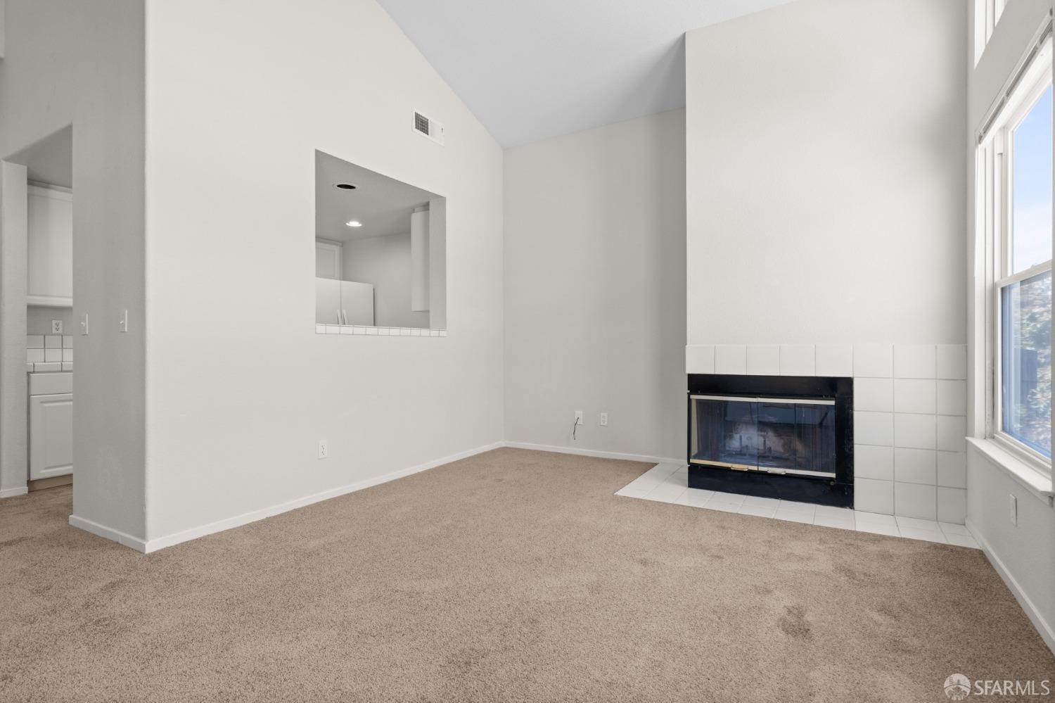 Detail Gallery Image 7 of 28 For 163 Stoneridge Ln, San Francisco,  CA 94134 - 2 Beds | 2 Baths