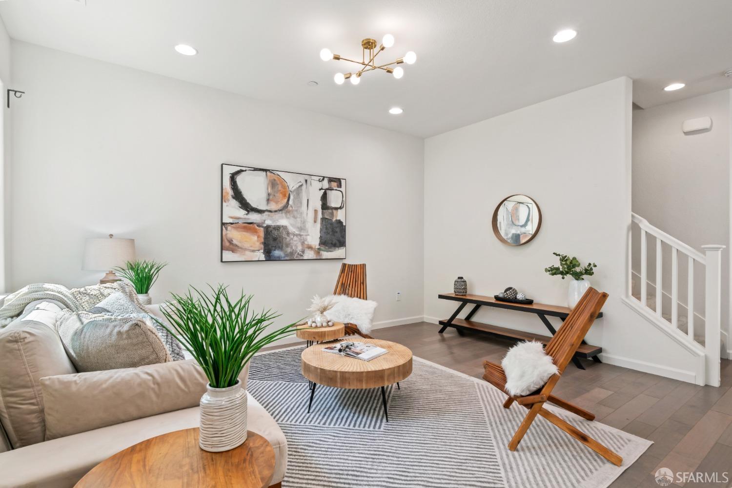 Detail Gallery Image 3 of 39 For 1544 Glenn St, Hayward,  CA 94545 - 3 Beds | 2/1 Baths