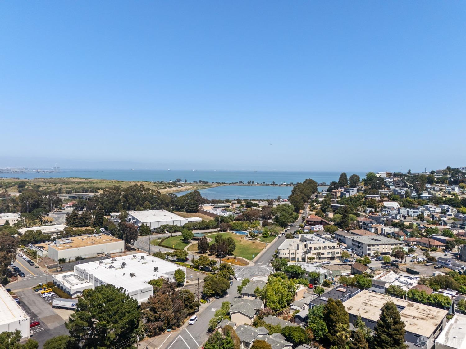 Detail Gallery Image 40 of 50 For 451 Mariposa St, Brisbane,  CA 94005 - 4 Beds | 2 Baths