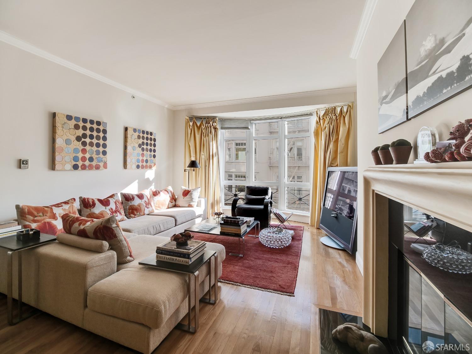 Detail Gallery Image 4 of 26 For 1340 Clay St #403,  San Francisco,  CA 94109 - 2 Beds | 2 Baths