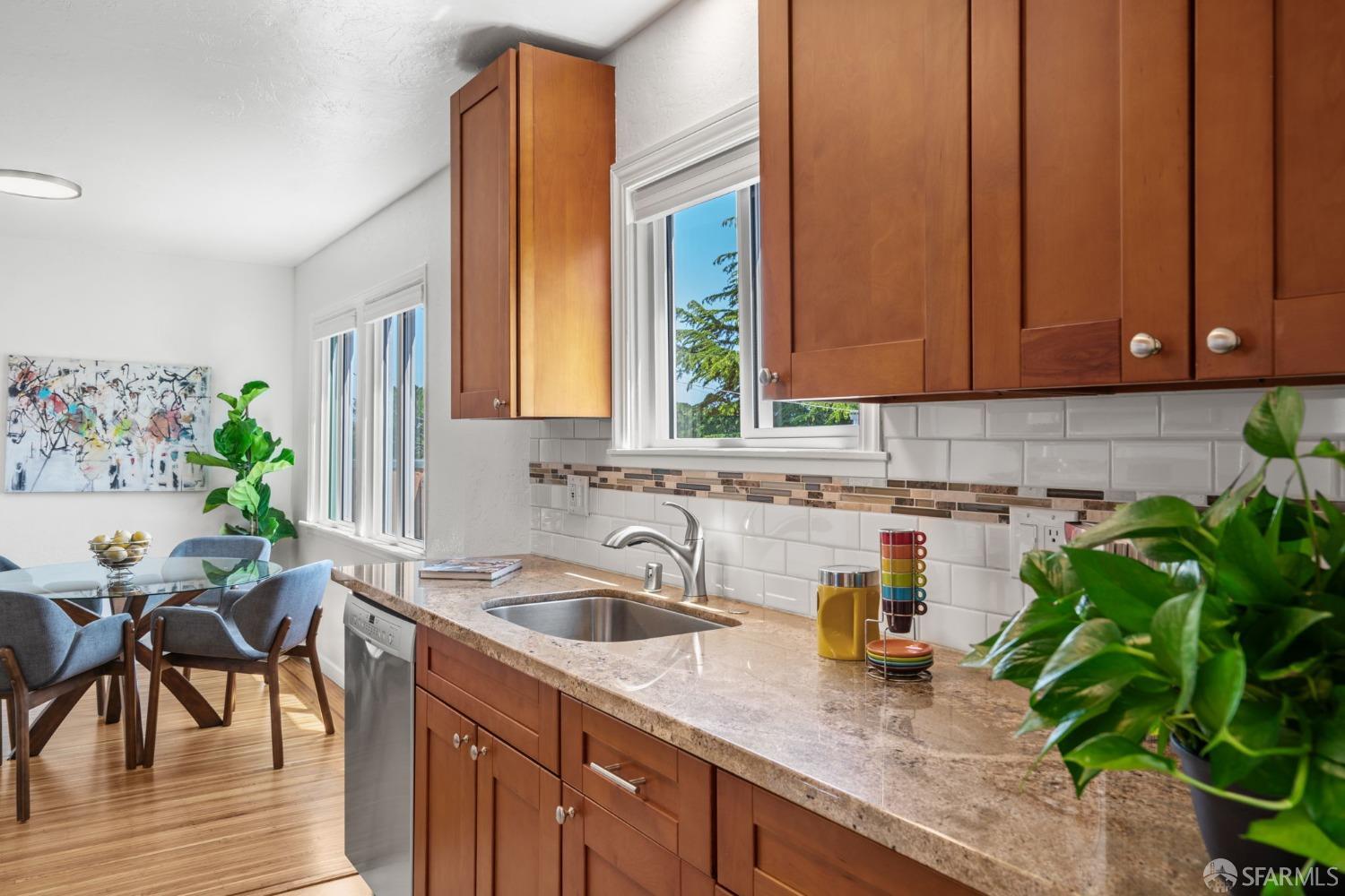 Detail Gallery Image 16 of 50 For 451 Mariposa St, Brisbane,  CA 94005 - 4 Beds | 2 Baths