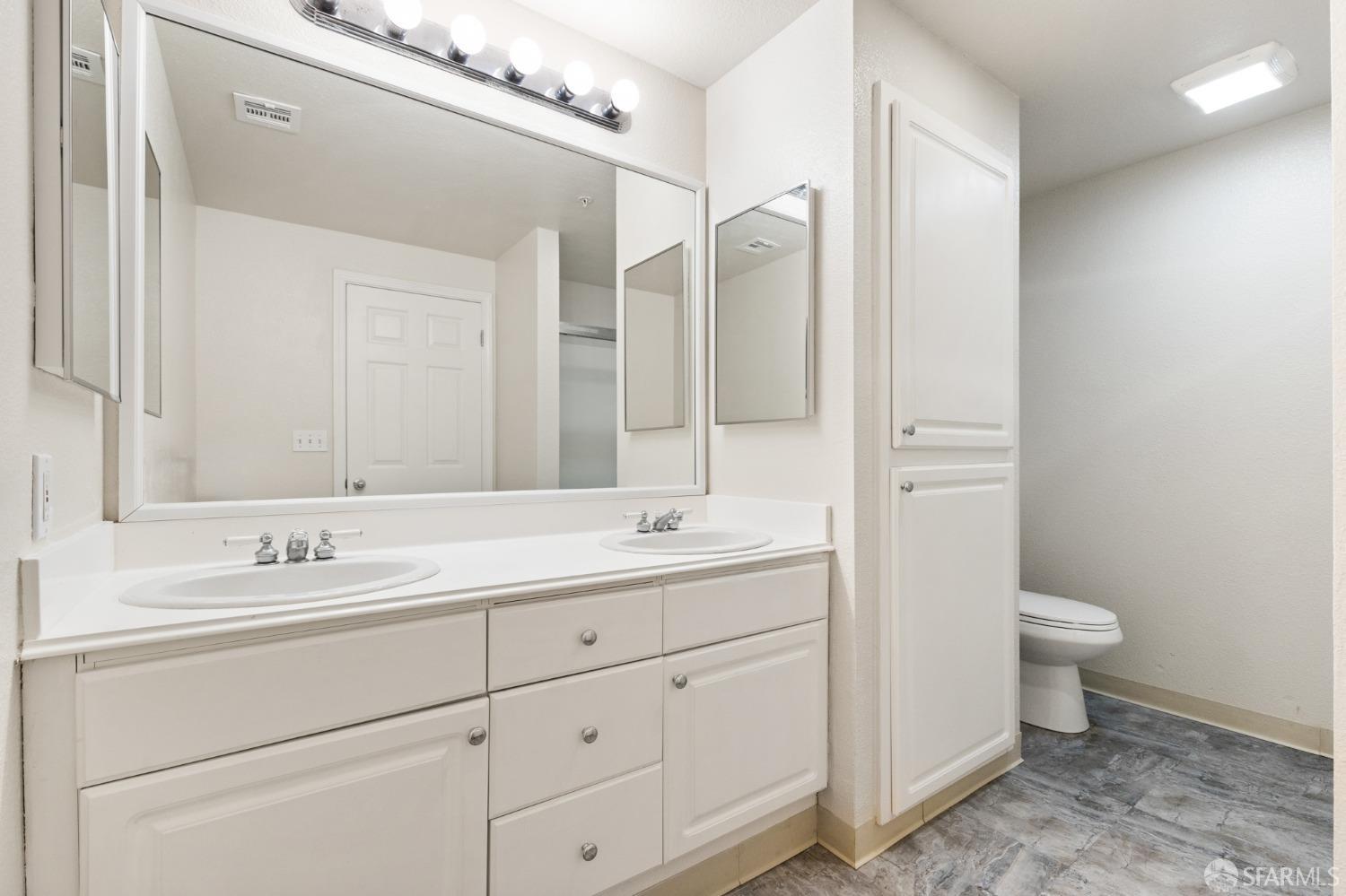 Detail Gallery Image 22 of 28 For 163 Stoneridge Ln, San Francisco,  CA 94134 - 2 Beds | 2 Baths