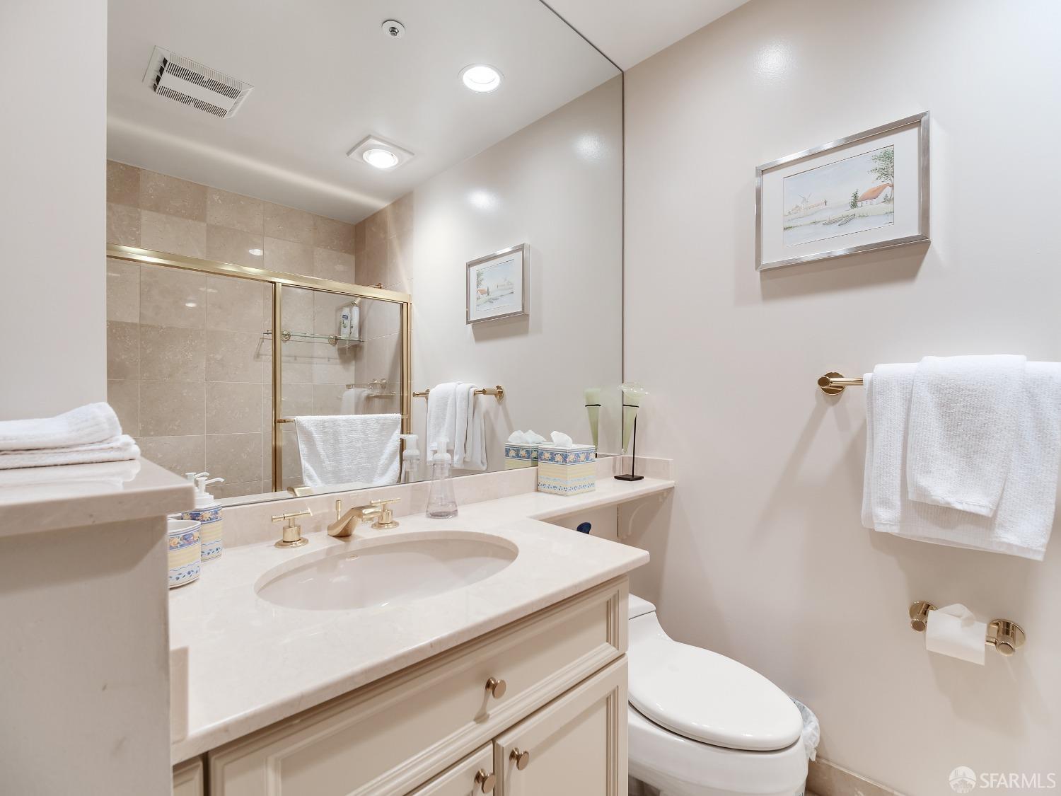 Detail Gallery Image 25 of 26 For 1340 Clay St #403,  San Francisco,  CA 94109 - 2 Beds | 2 Baths