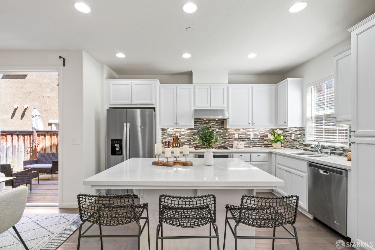 Detail Gallery Image 5 of 39 For 1544 Glenn St, Hayward,  CA 94545 - 3 Beds | 2/1 Baths