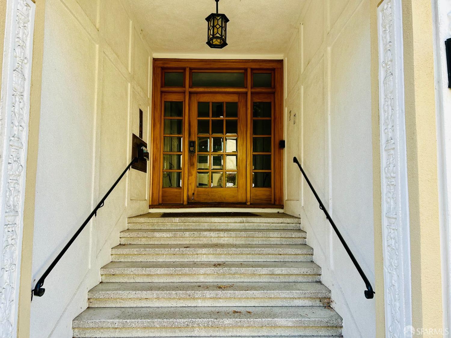 Detail Gallery Image 6 of 18 For 1534 Arch St, Berkeley,  CA 94708 - – Beds | – Baths
