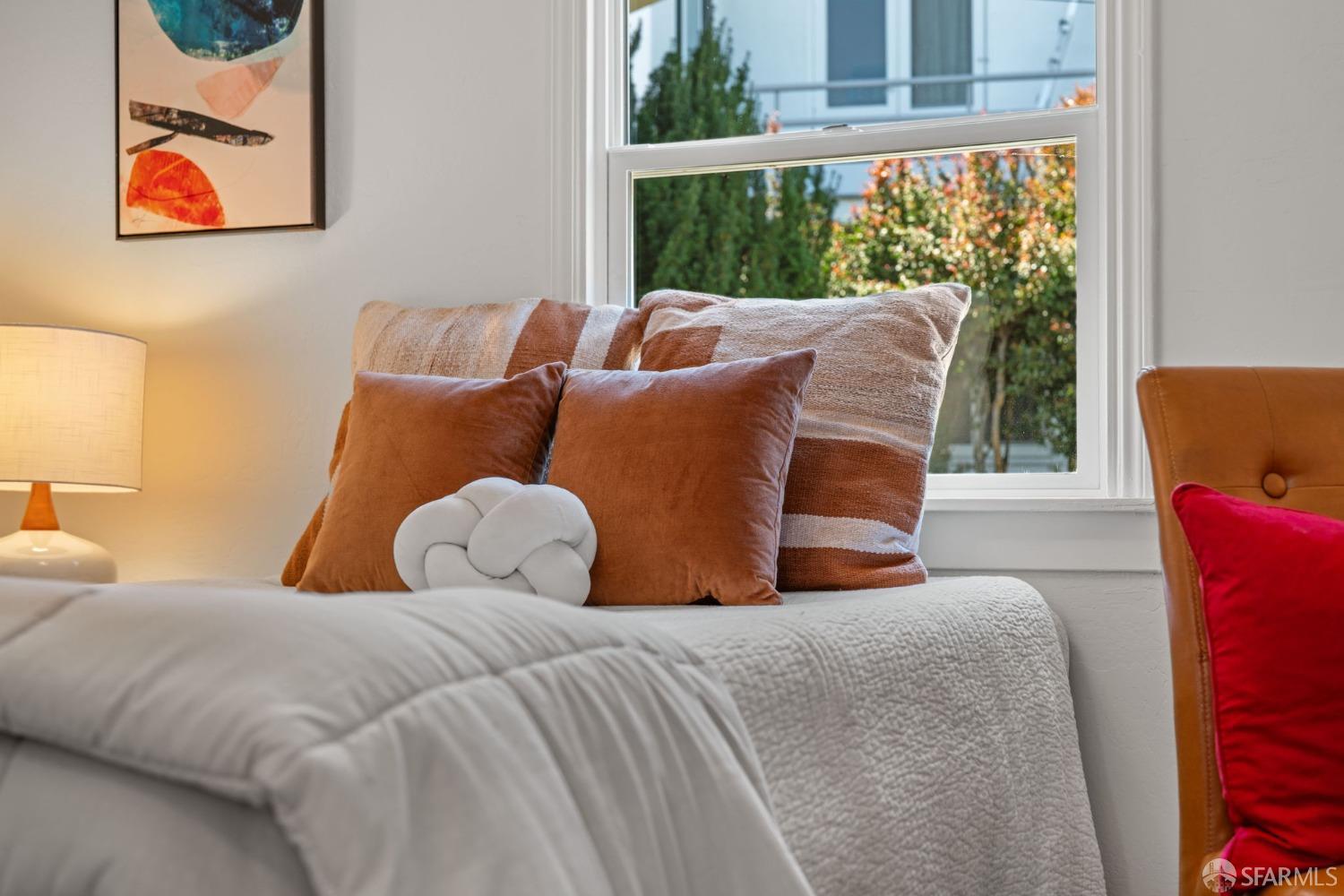 Detail Gallery Image 9 of 50 For 451 Mariposa St, Brisbane,  CA 94005 - 4 Beds | 2 Baths