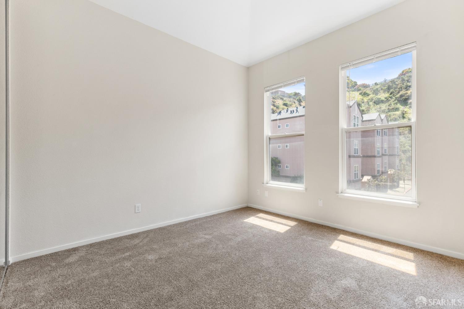 Detail Gallery Image 25 of 28 For 163 Stoneridge Ln, San Francisco,  CA 94134 - 2 Beds | 2 Baths