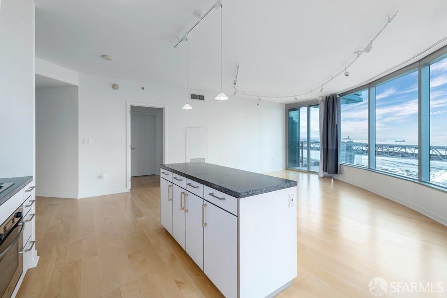 Detail Gallery Image 8 of 24 For 301 Main St 14f,  San Francisco,  CA 94105 - 2 Beds | 2 Baths