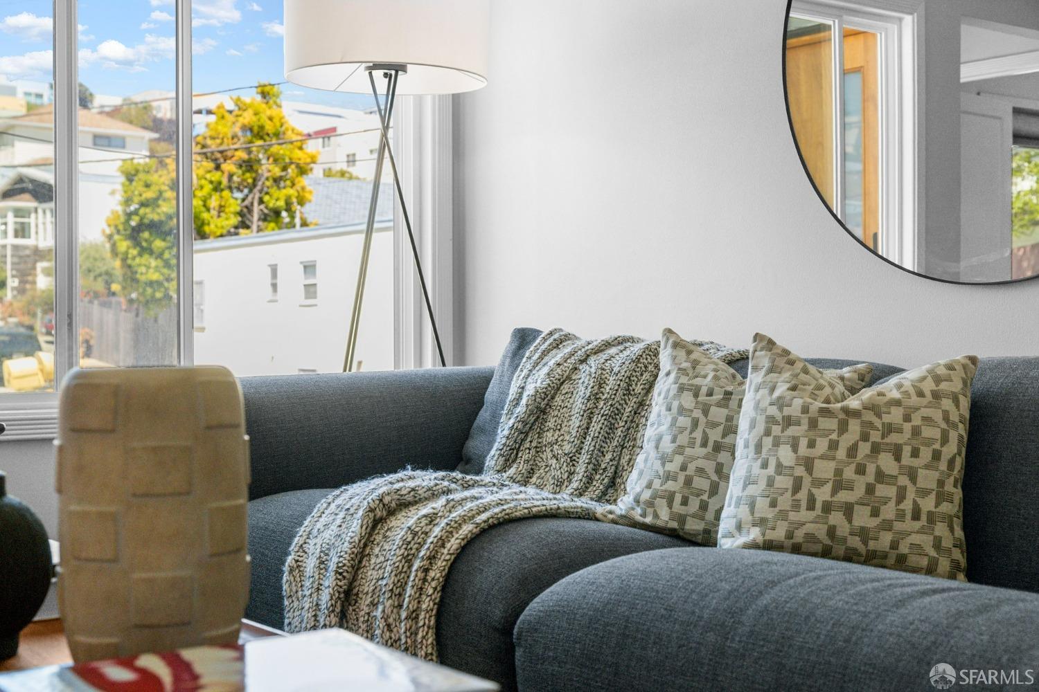 Detail Gallery Image 15 of 52 For 465 Harkness Ave, San Francisco,  CA 94134 - 4 Beds | 2 Baths