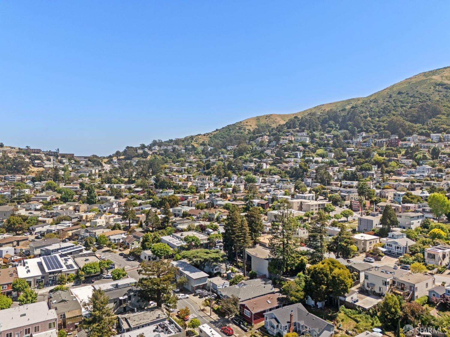 Detail Gallery Image 38 of 50 For 451 Mariposa St, Brisbane,  CA 94005 - 4 Beds | 2 Baths