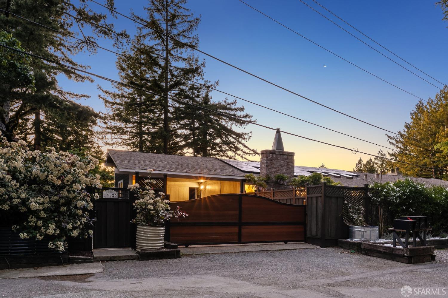 Detail Gallery Image 1 of 38 For 14826 Skyline Blvd #1,  Woodside,  CA 94062 - 3 Beds | 3 Baths
