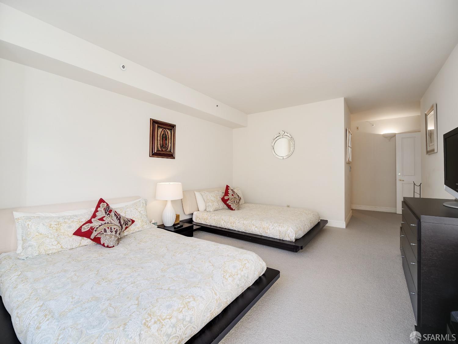 Detail Gallery Image 13 of 26 For 1340 Clay St #403,  San Francisco,  CA 94109 - 2 Beds | 2 Baths