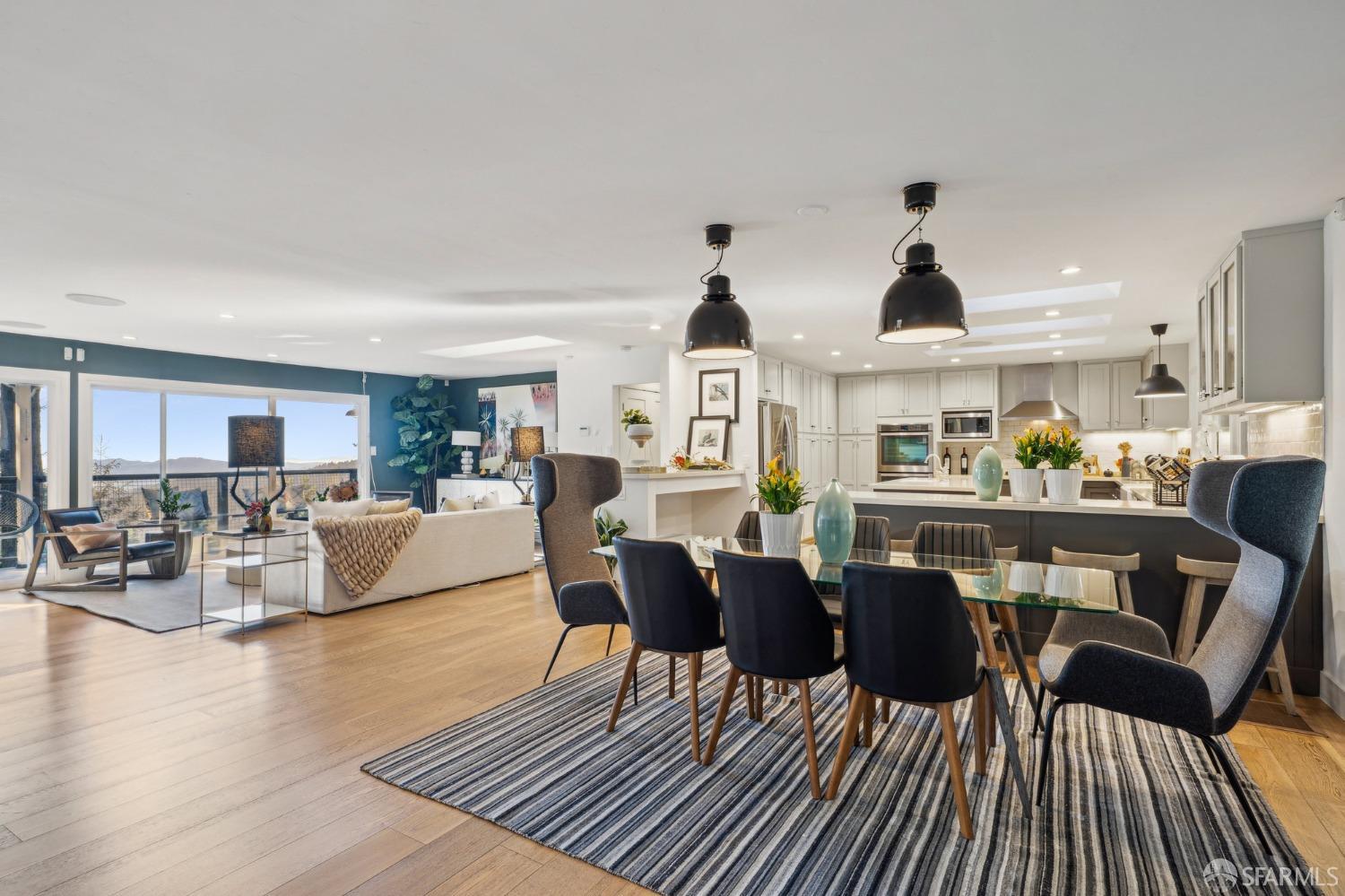 Detail Gallery Image 8 of 38 For 14826 Skyline Blvd #1,  Woodside,  CA 94062 - 3 Beds | 3 Baths