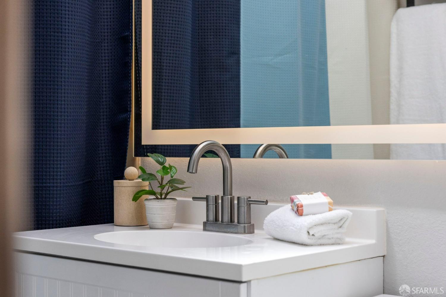 Detail Gallery Image 21 of 52 For 465 Harkness Ave, San Francisco,  CA 94134 - 4 Beds | 2 Baths