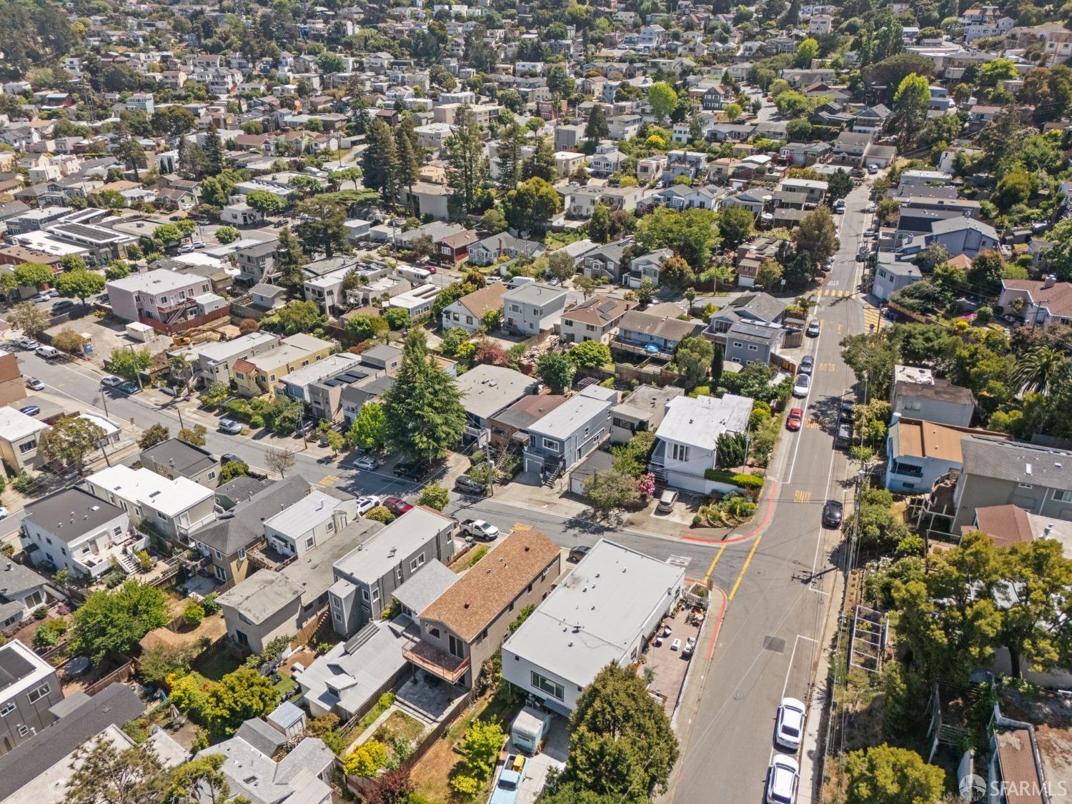 Detail Gallery Image 39 of 50 For 451 Mariposa St, Brisbane,  CA 94005 - 4 Beds | 2 Baths