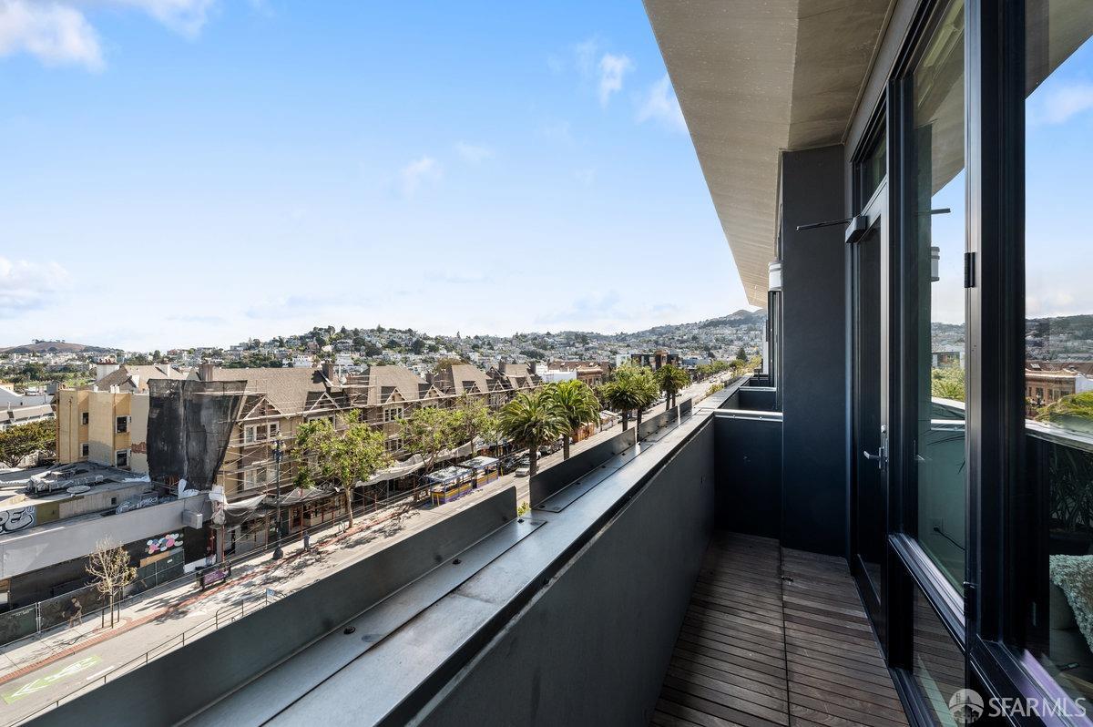 Detail Gallery Image 4 of 37 For 2200 Market St #504,  San Francisco,  CA 94114 - 1 Beds | 1/1 Baths