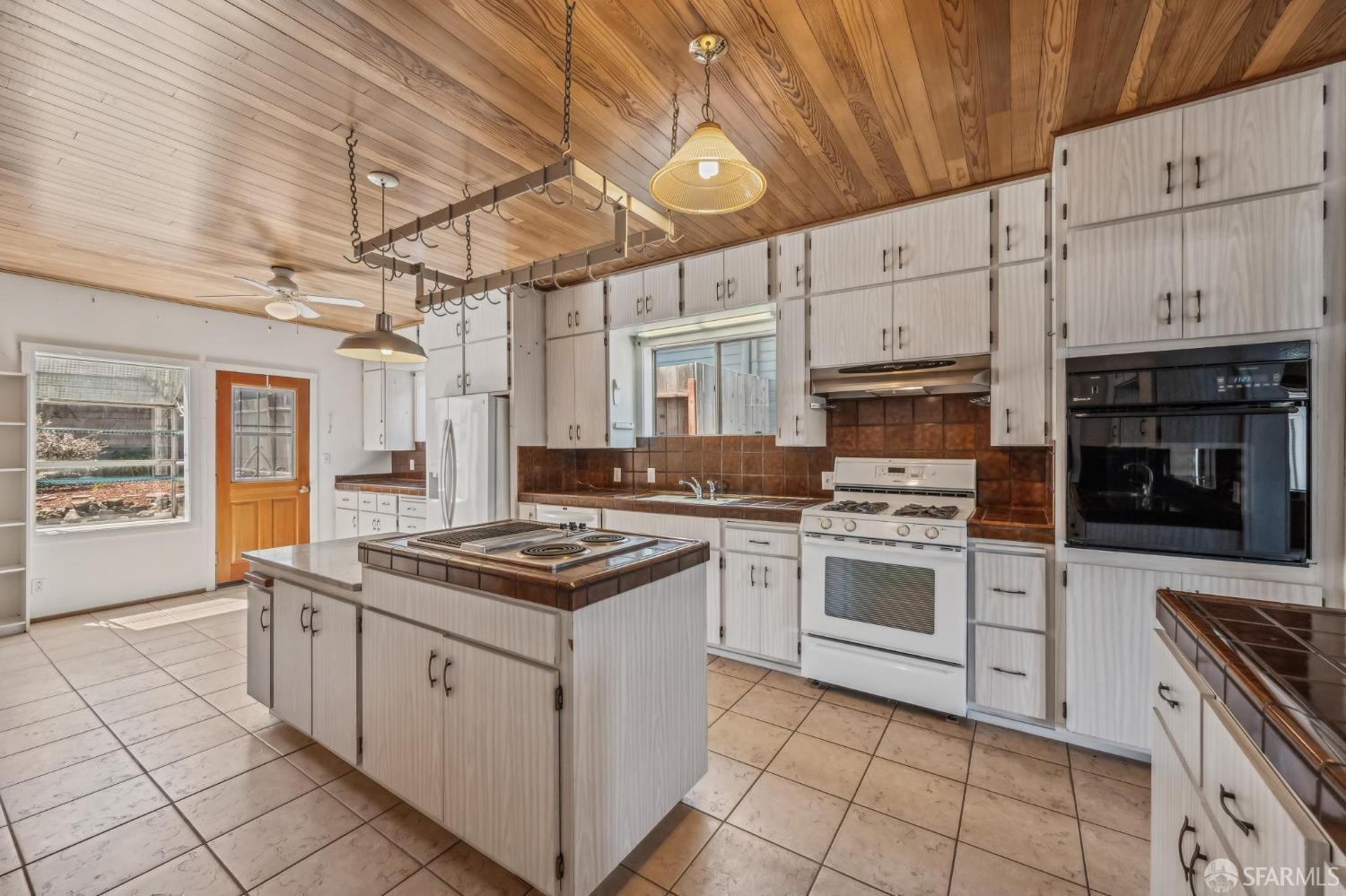 Detail Gallery Image 16 of 37 For 323 Chicago Way, San Francisco,  CA 94112 - 2 Beds | 1 Baths