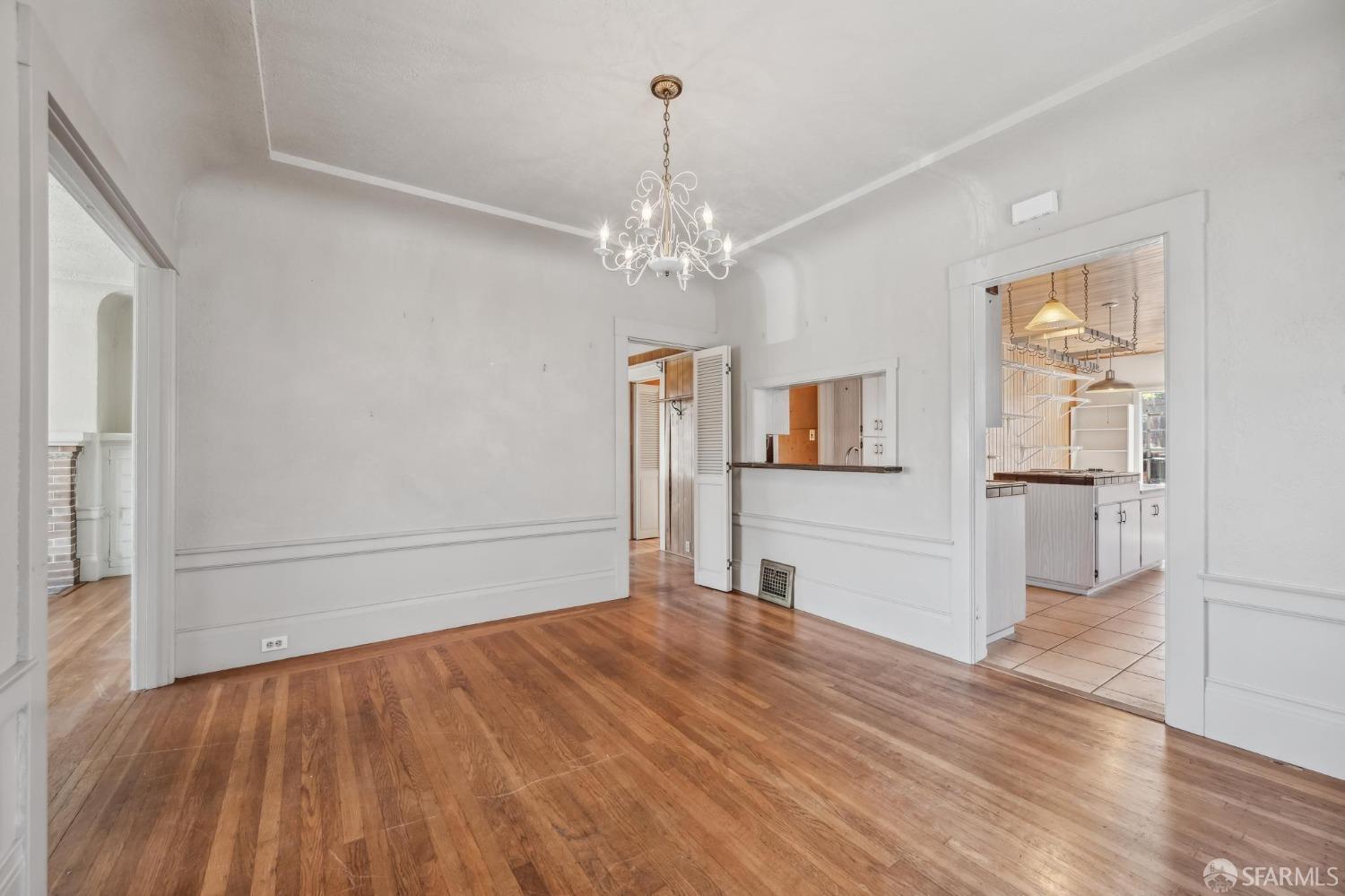 Detail Gallery Image 14 of 37 For 323 Chicago Way, San Francisco,  CA 94112 - 2 Beds | 1 Baths