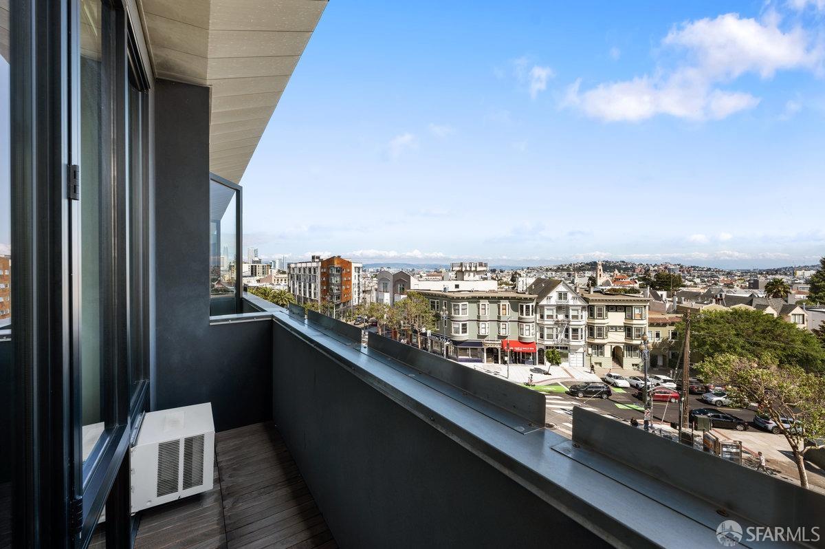 Detail Gallery Image 3 of 37 For 2200 Market St #504,  San Francisco,  CA 94114 - 1 Beds | 1/1 Baths