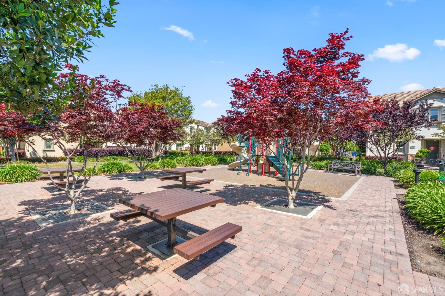 Detail Gallery Image 29 of 39 For 1544 Glenn St, Hayward,  CA 94545 - 3 Beds | 2/1 Baths