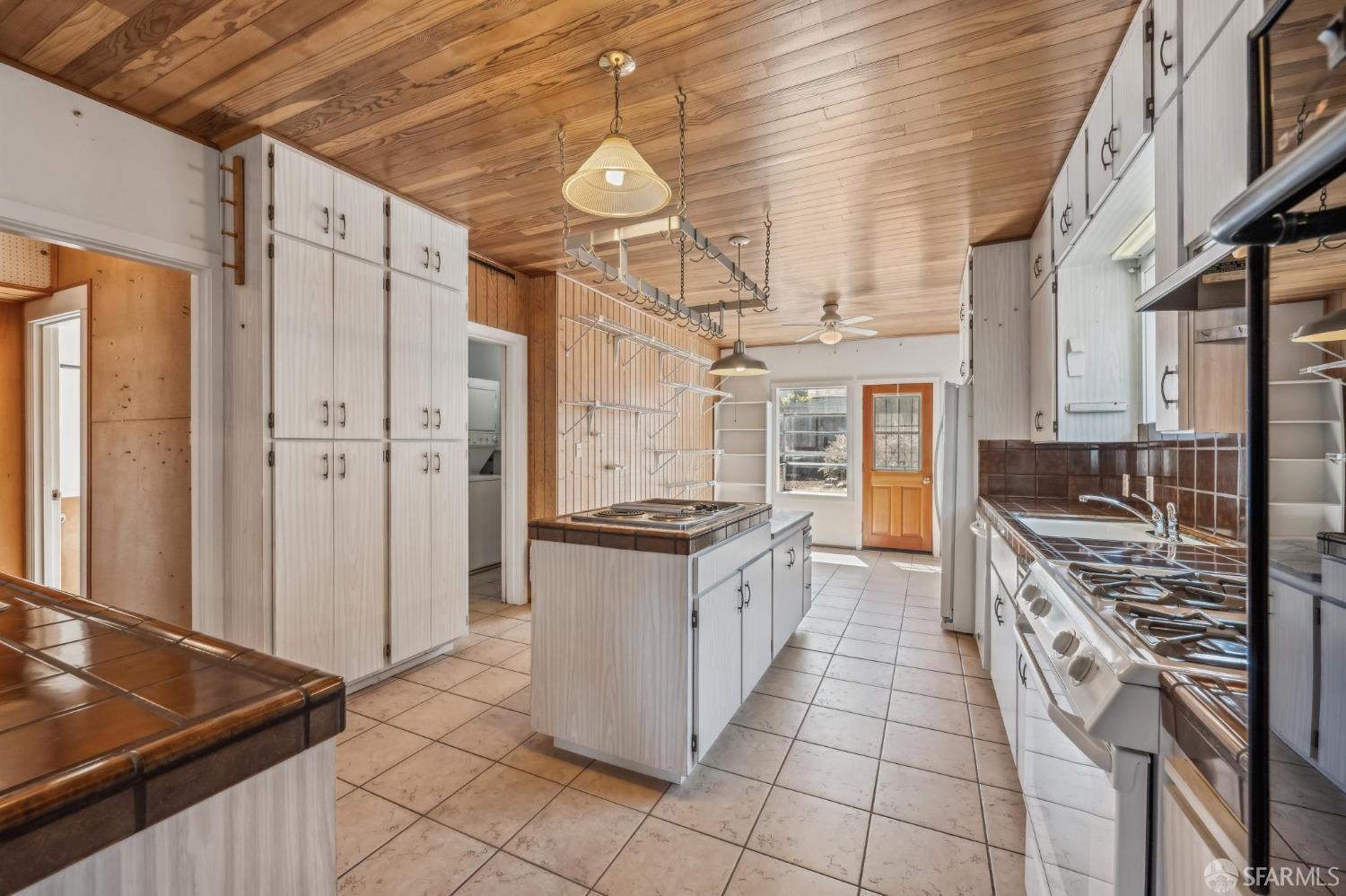Detail Gallery Image 15 of 37 For 323 Chicago Way, San Francisco,  CA 94112 - 2 Beds | 1 Baths