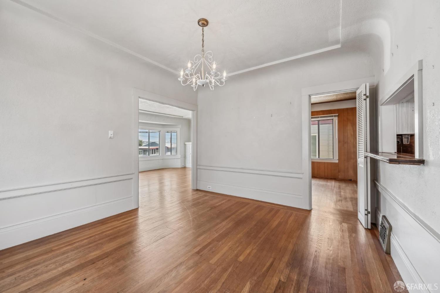 Detail Gallery Image 13 of 37 For 323 Chicago Way, San Francisco,  CA 94112 - 2 Beds | 1 Baths