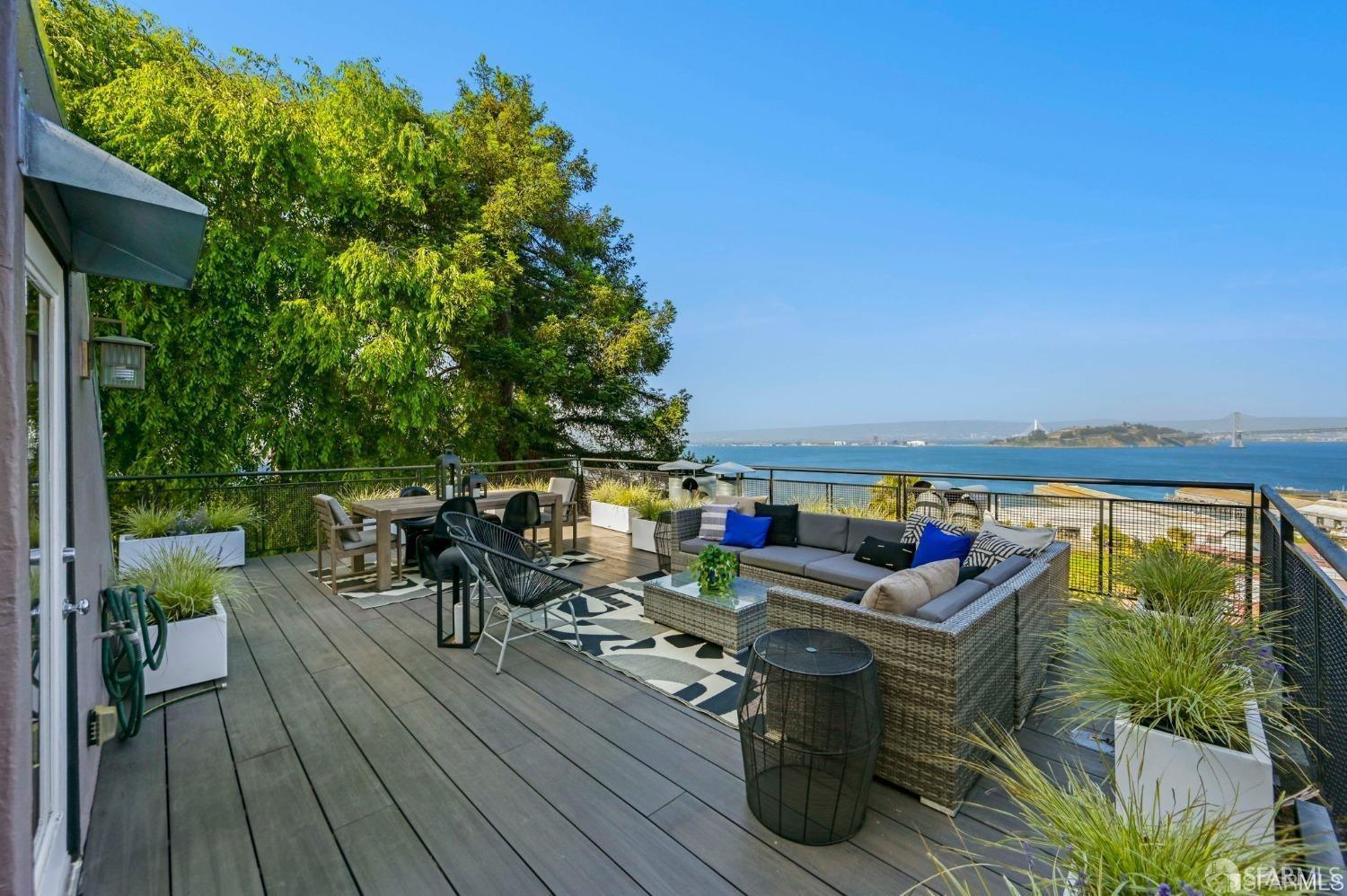 Detail Gallery Image 1 of 43 For 283 Filbert St, San Francisco,  CA 94133 - 4 Beds | 4 Baths
