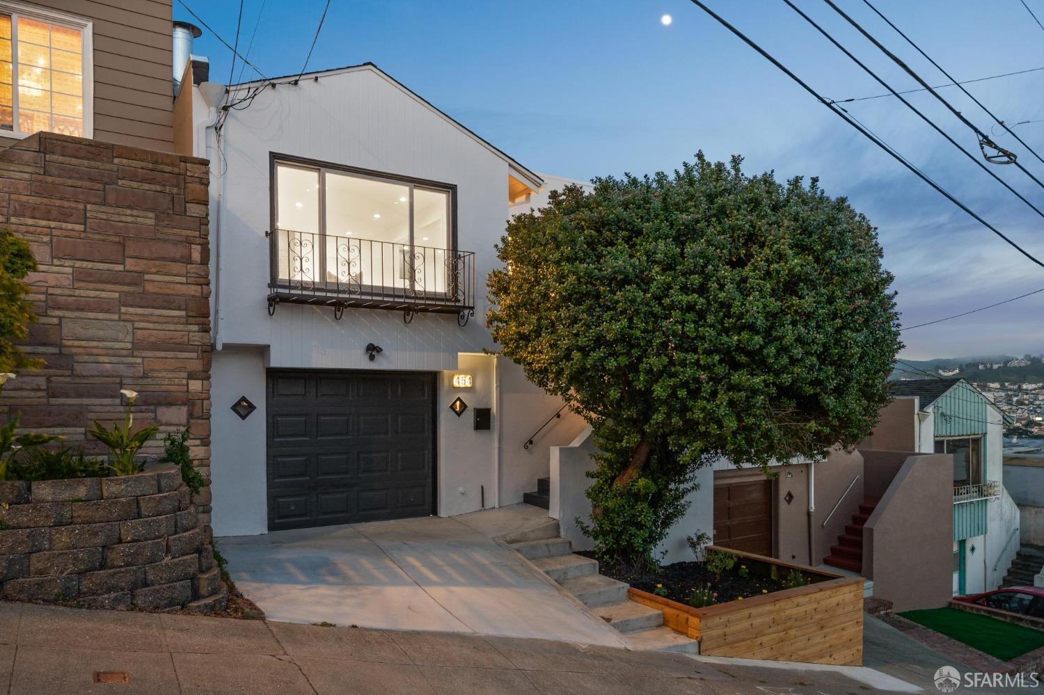 Detail Gallery Image 8 of 98 For 454 Orizaba Ave, San Francisco,  CA 94132 - 4 Beds | 3 Baths