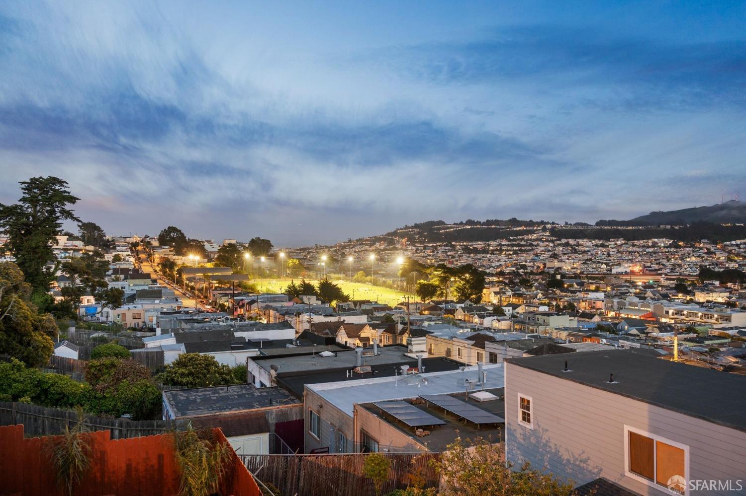 Detail Gallery Image 5 of 98 For 454 Orizaba Ave, San Francisco,  CA 94132 - 4 Beds | 3 Baths