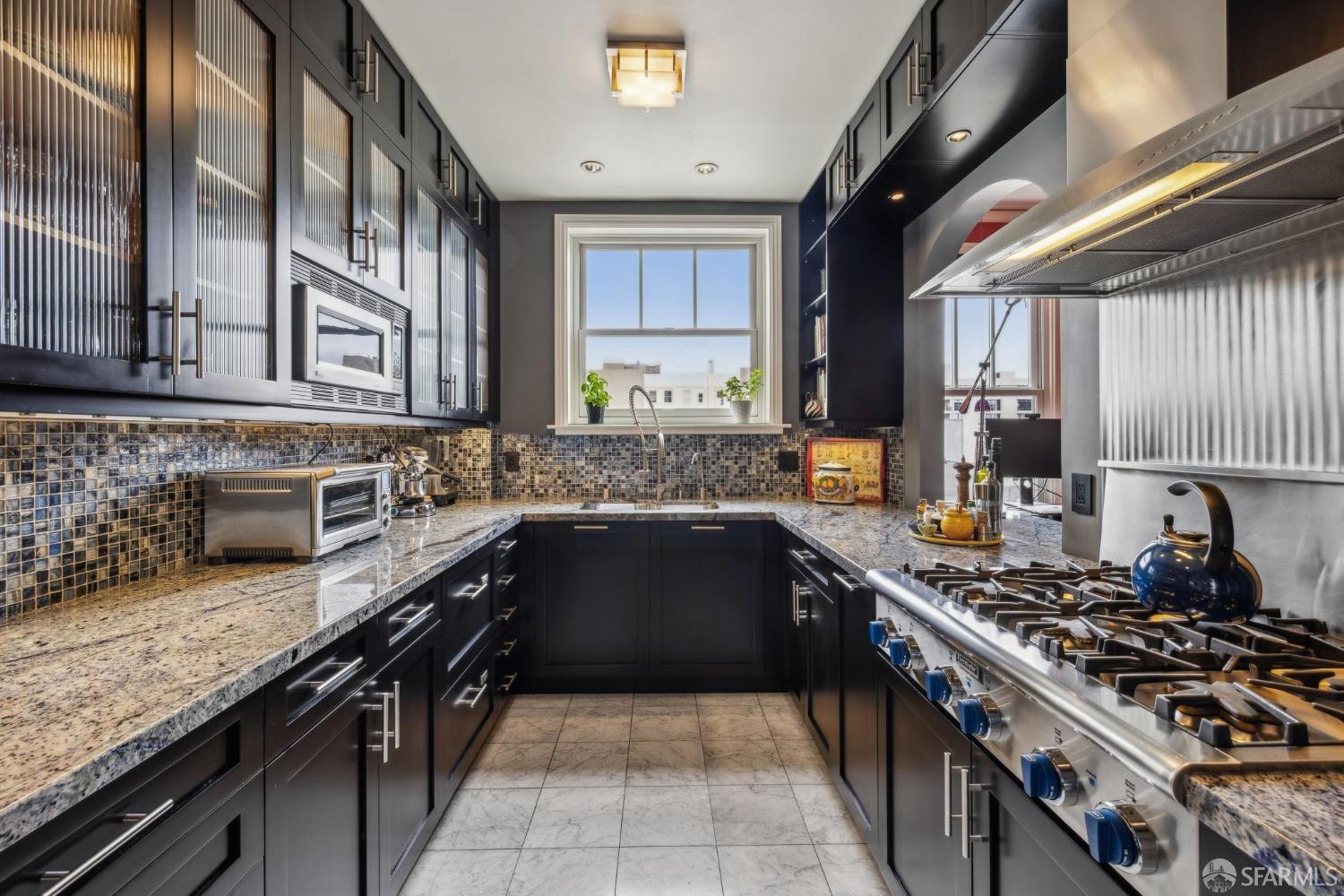 Detail Gallery Image 17 of 26 For 1870 Jackson St #603,  San Francisco,  CA 94109 - 3 Beds | 2/1 Baths