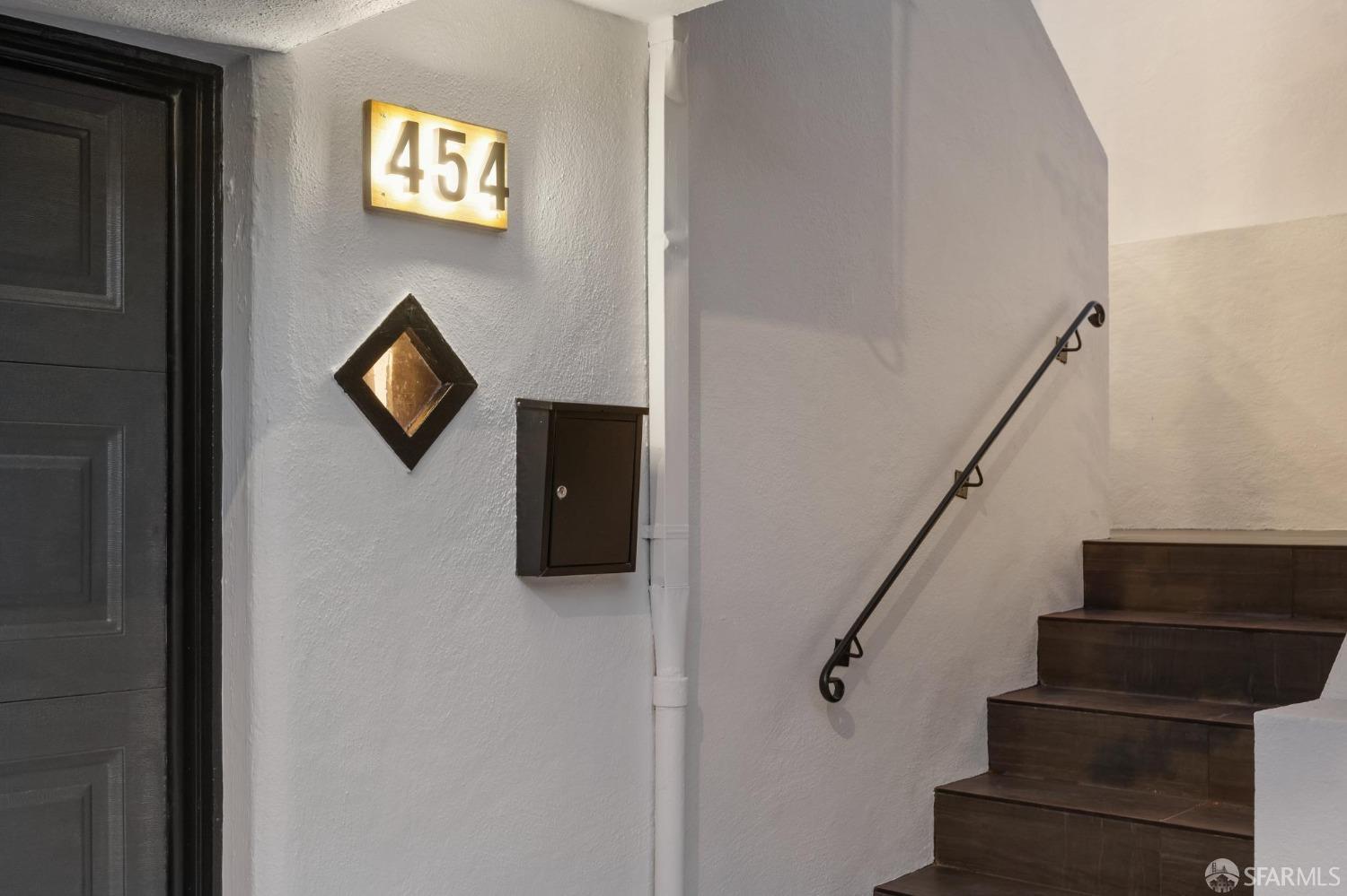 Detail Gallery Image 10 of 98 For 454 Orizaba Ave, San Francisco,  CA 94132 - 4 Beds | 3 Baths