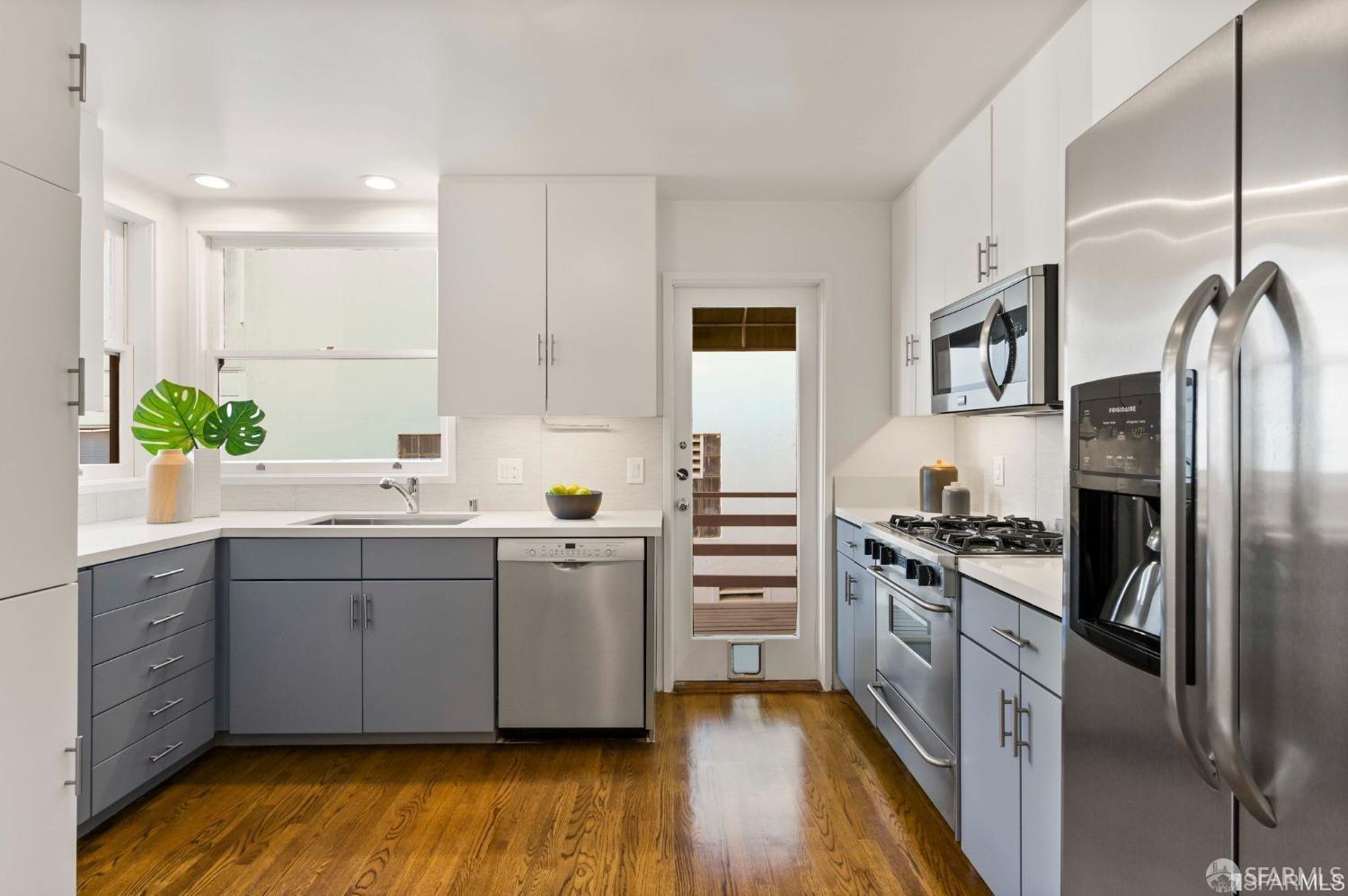 Detail Gallery Image 17 of 43 For 283 Filbert St, San Francisco,  CA 94133 - 4 Beds | 4 Baths