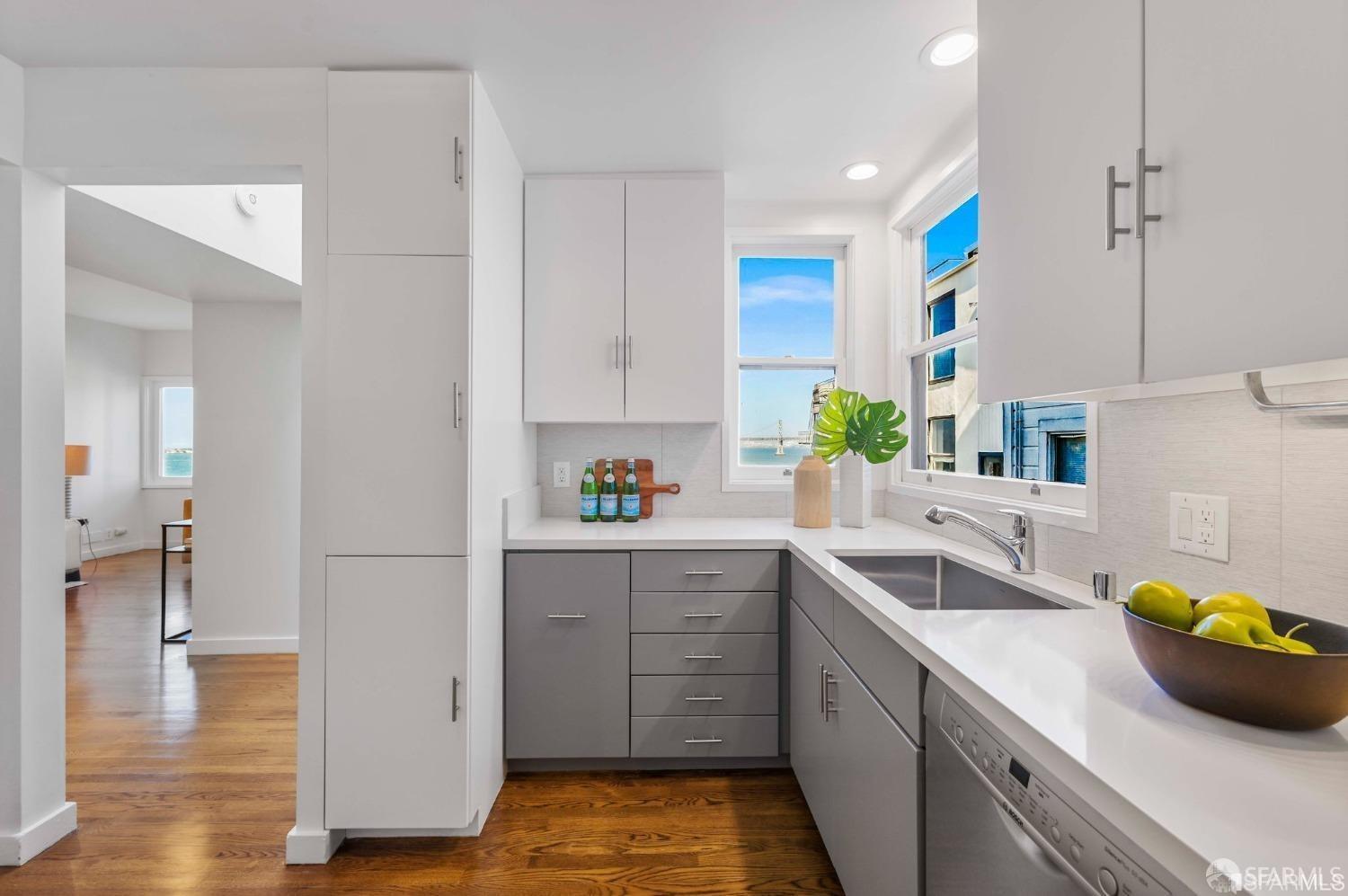 Detail Gallery Image 16 of 43 For 283 Filbert St, San Francisco,  CA 94133 - 4 Beds | 4 Baths
