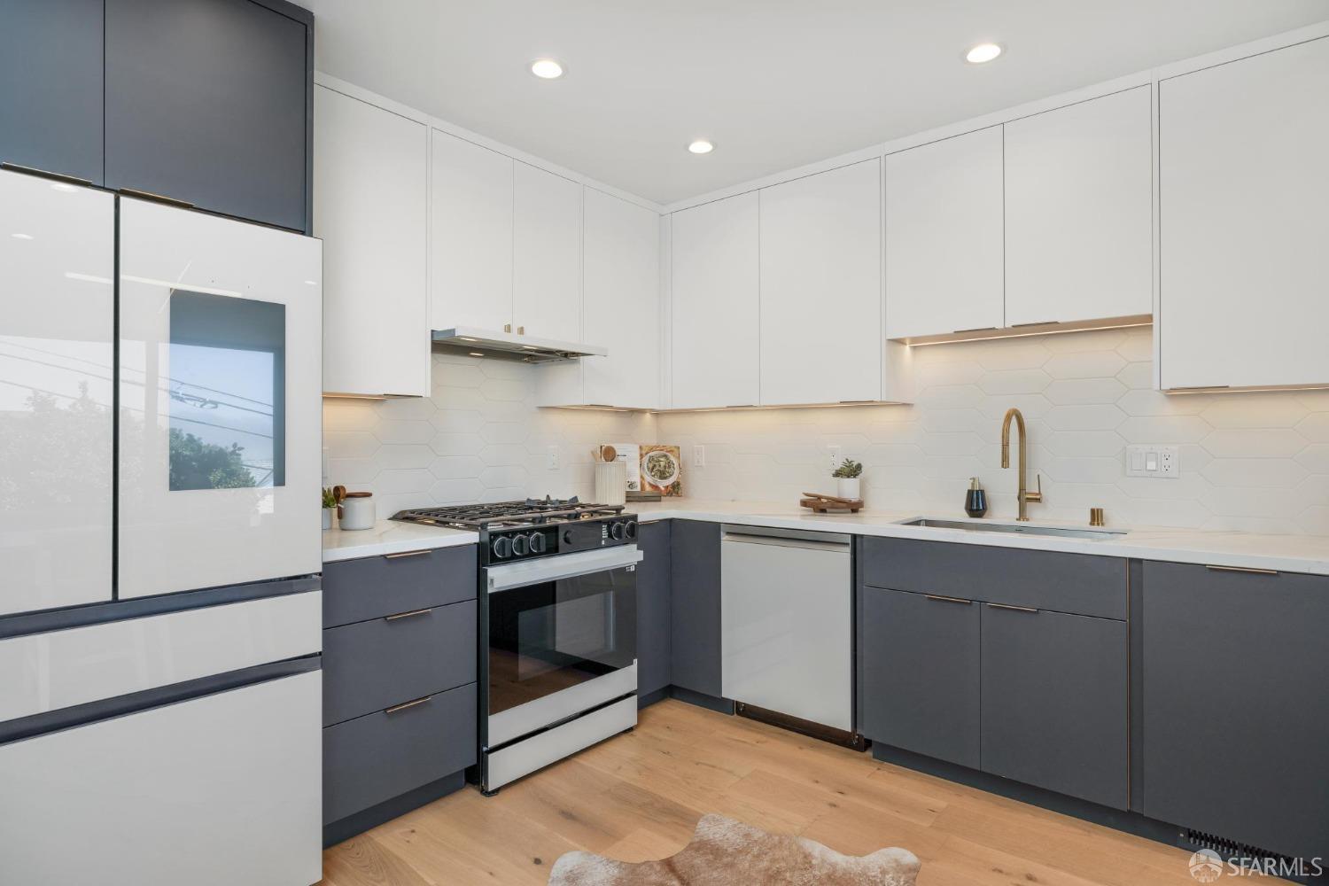 Detail Gallery Image 41 of 98 For 454 Orizaba Ave, San Francisco,  CA 94132 - 4 Beds | 3 Baths
