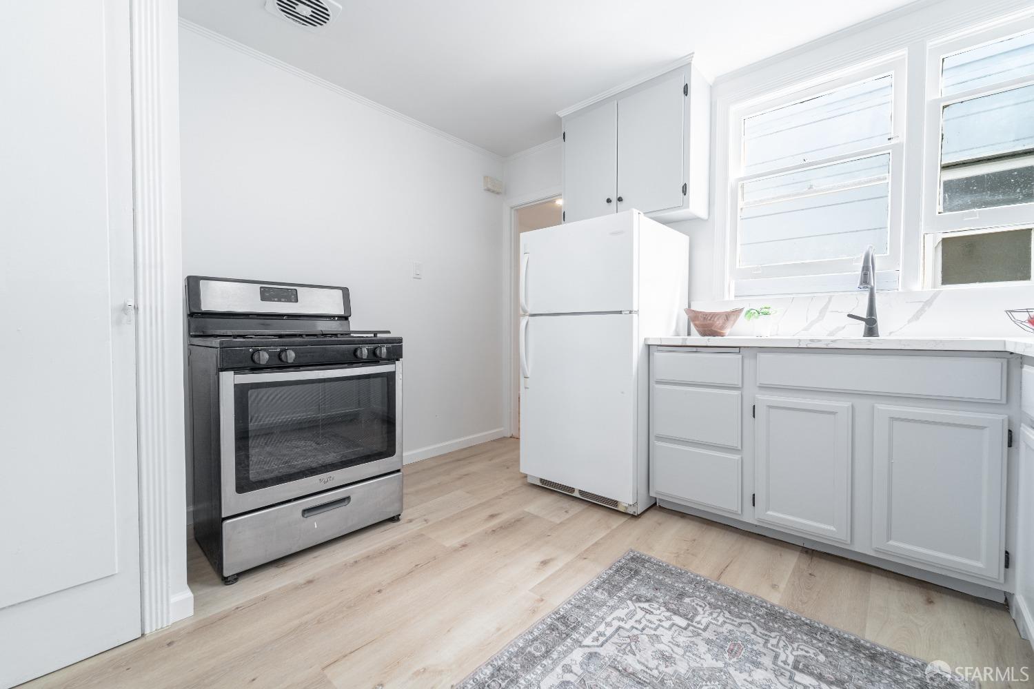Detail Gallery Image 9 of 67 For 3539 Judah St, San Francisco,  CA 94122 - – Beds | – Baths
