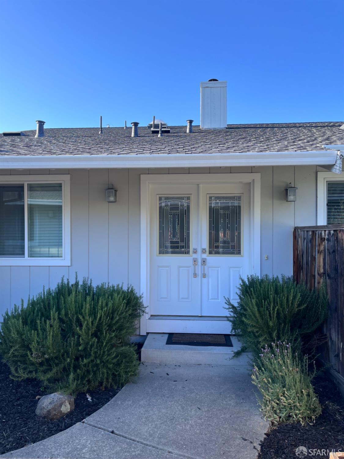 Detail Gallery Image 4 of 22 For 139 Hall Ln, Walnut Creek,  CA 94597 - 2 Beds | 3/1 Baths