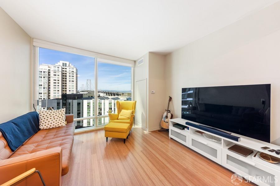Detail Gallery Image 2 of 20 For 425 1st St #908,  San Francisco,  CA 94105 - 1 Beds | 1 Baths