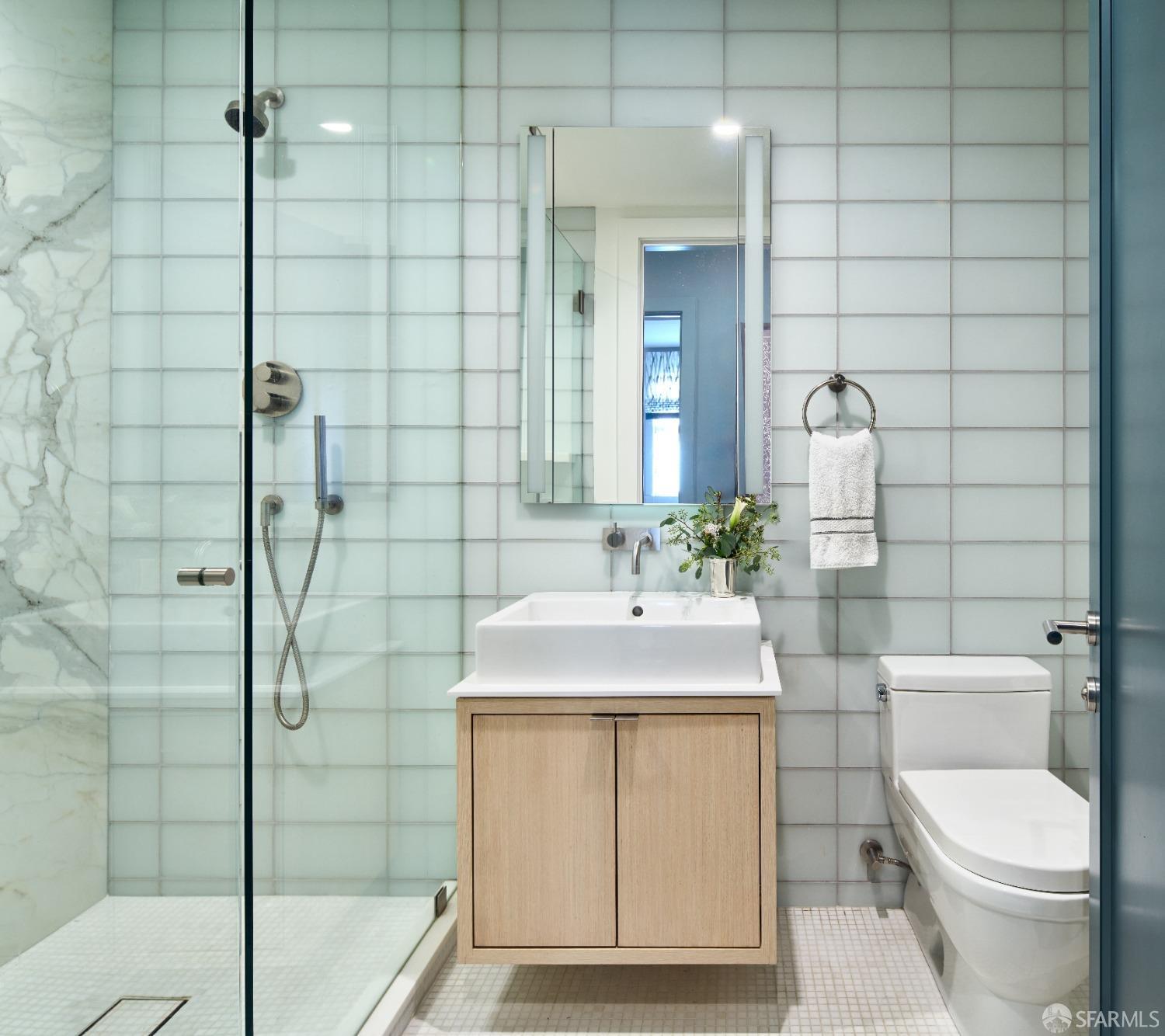 Detail Gallery Image 37 of 46 For 1338 Filbert St #D,  San Francisco,  CA 94109 - 3 Beds | 3 Baths