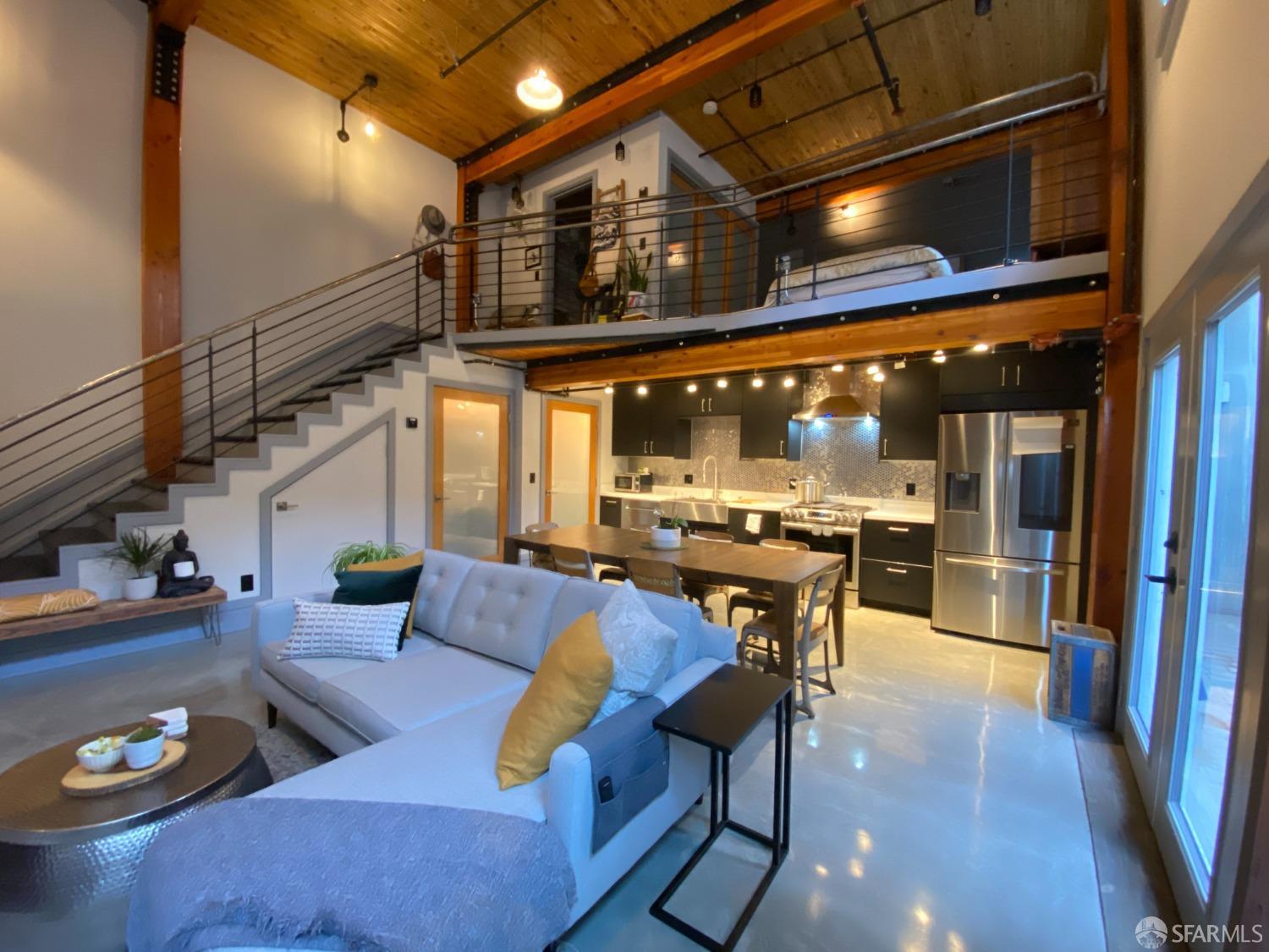 Detail Gallery Image 4 of 44 For 6105 San Pablo Ave #103,  Emeryville,  CA 94608 - 1 Beds | 1/1 Baths
