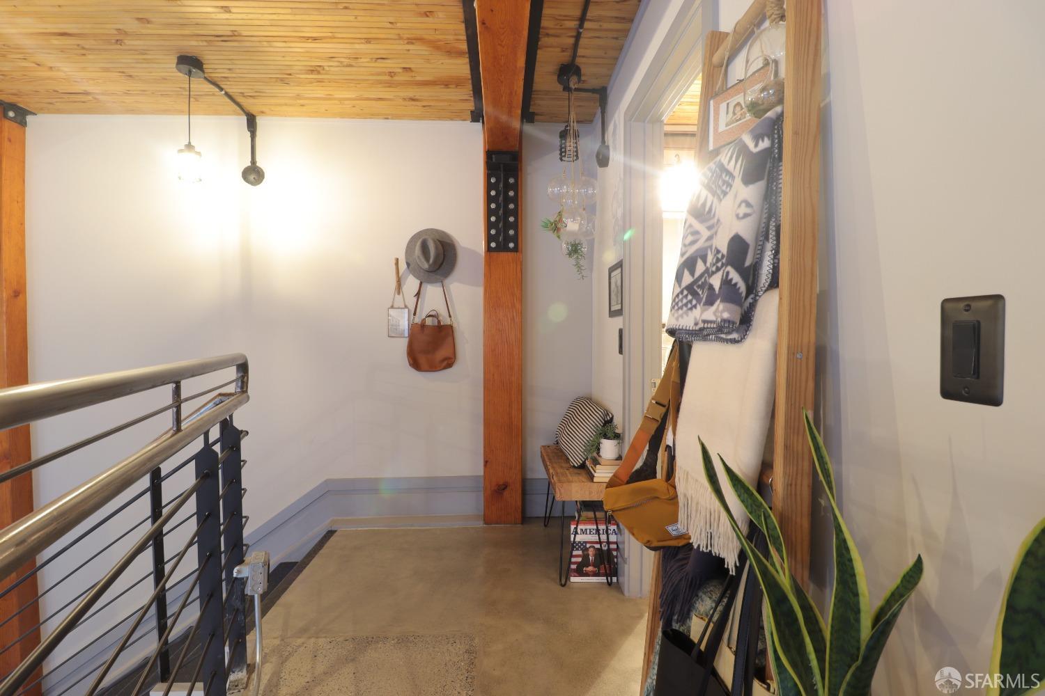 Detail Gallery Image 13 of 44 For 6105 San Pablo Ave #103,  Emeryville,  CA 94608 - 1 Beds | 1/1 Baths