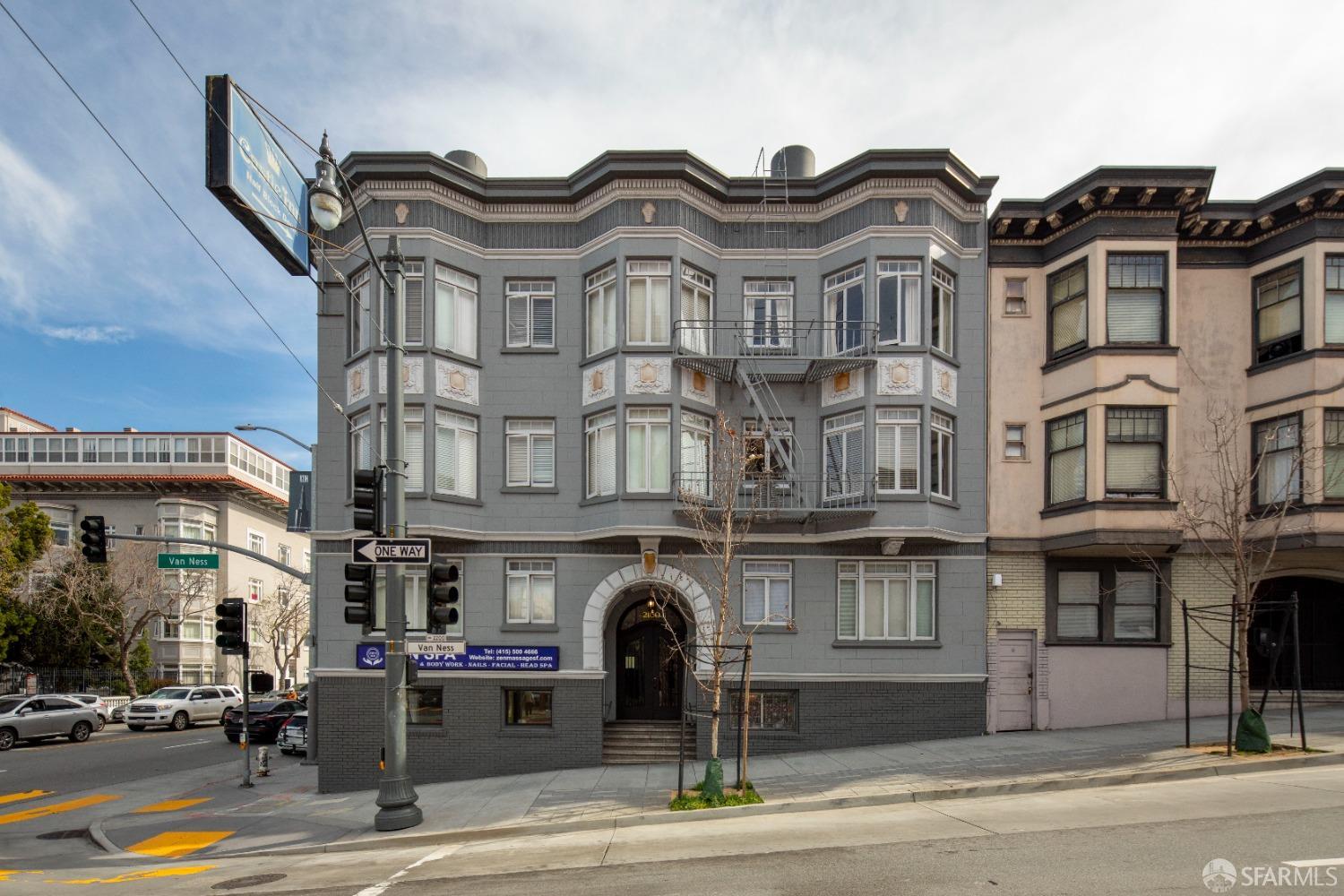 Detail Gallery Image 3 of 20 For 2160 Van Ness Ave, San Francisco,  CA 94109 - – Beds | – Baths