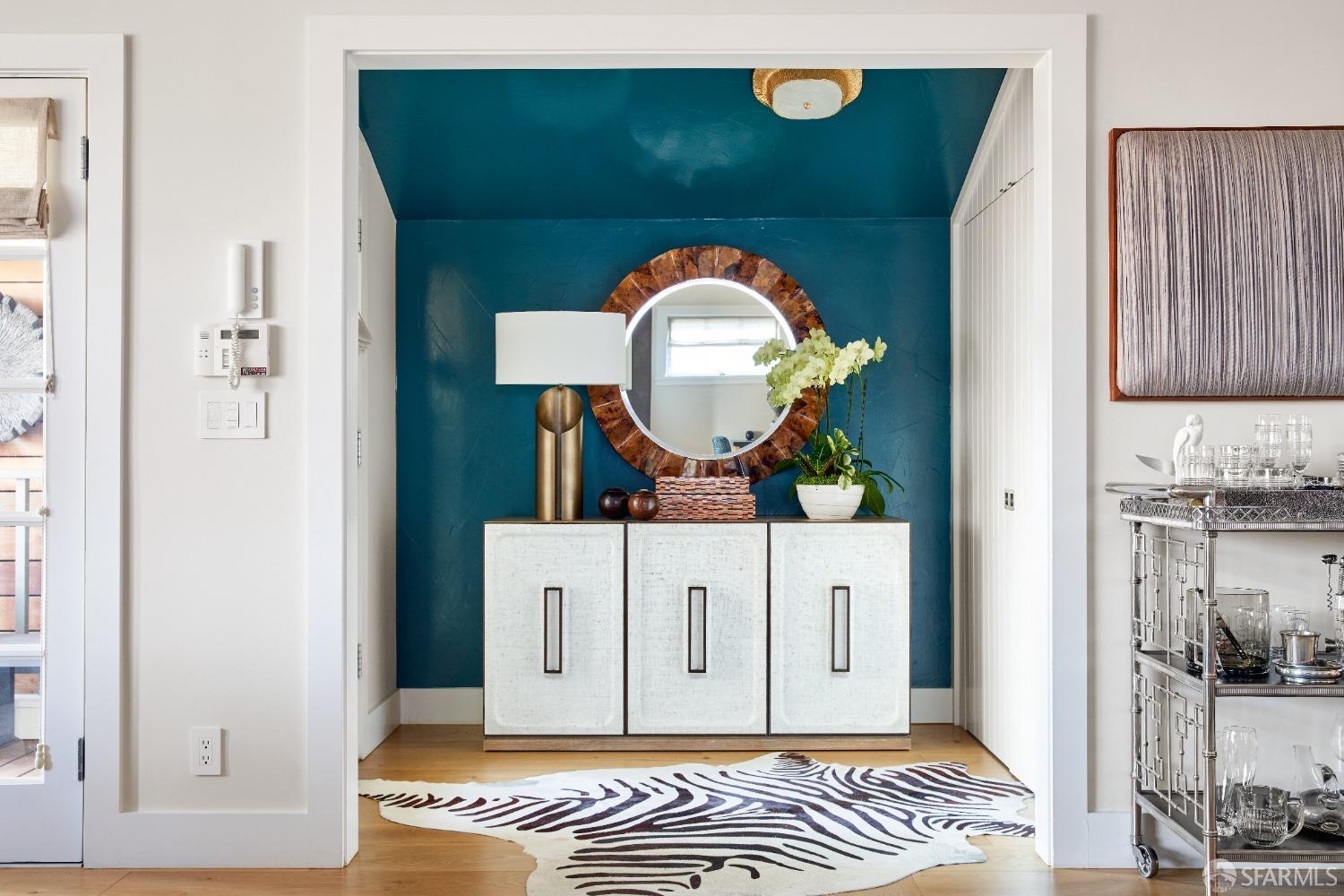 Detail Gallery Image 6 of 46 For 1338 Filbert St #D,  San Francisco,  CA 94109 - 3 Beds | 3 Baths
