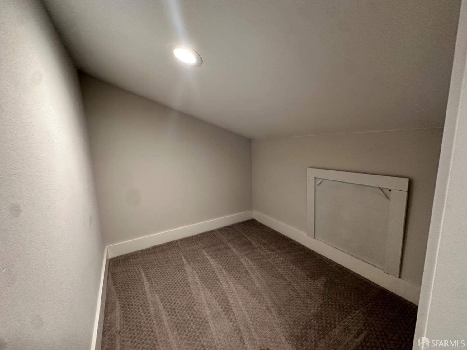 Detail Gallery Image 13 of 22 For 139 Hall Ln, Walnut Creek,  CA 94597 - 2 Beds | 3/1 Baths