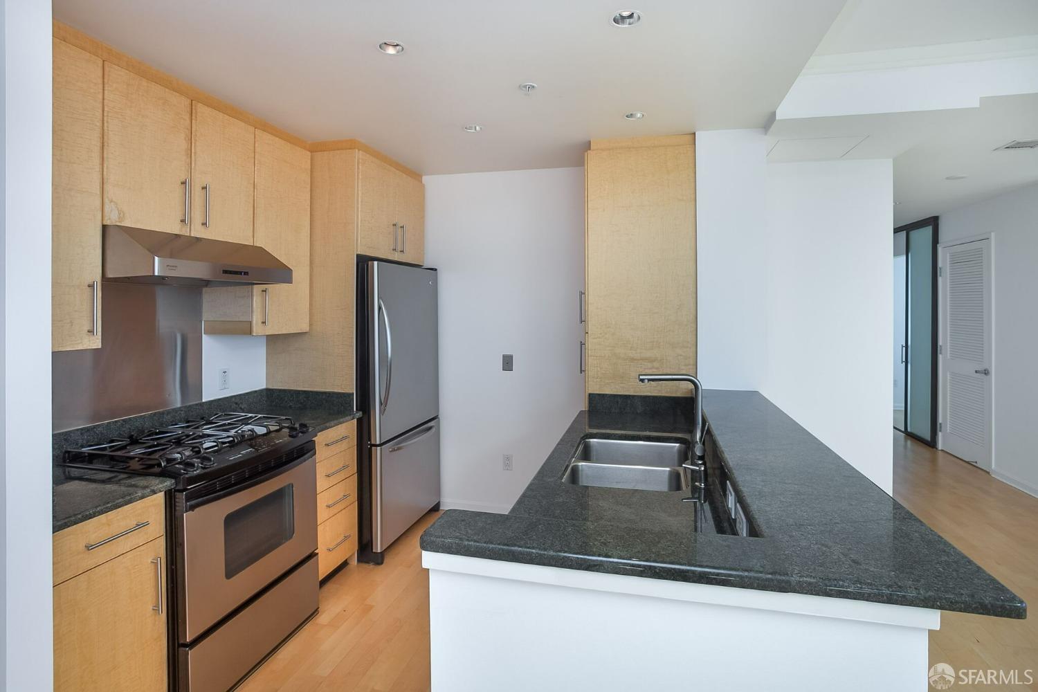 Detail Gallery Image 4 of 14 For 400 Beale St #2306,  San Francisco,  CA 94105 - 2 Beds | 1 Baths