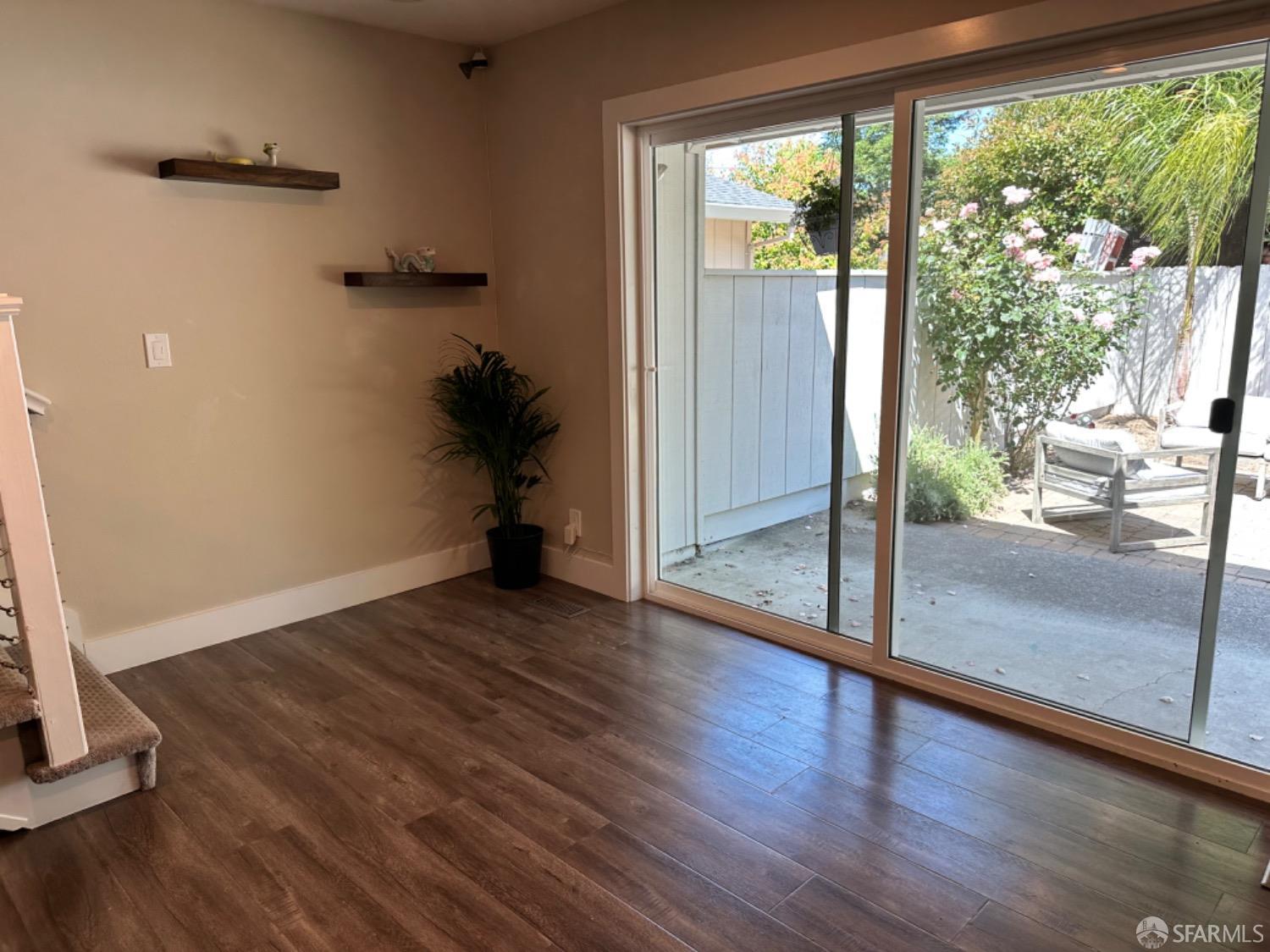 Detail Gallery Image 8 of 22 For 139 Hall Ln, Walnut Creek,  CA 94597 - 2 Beds | 3/1 Baths