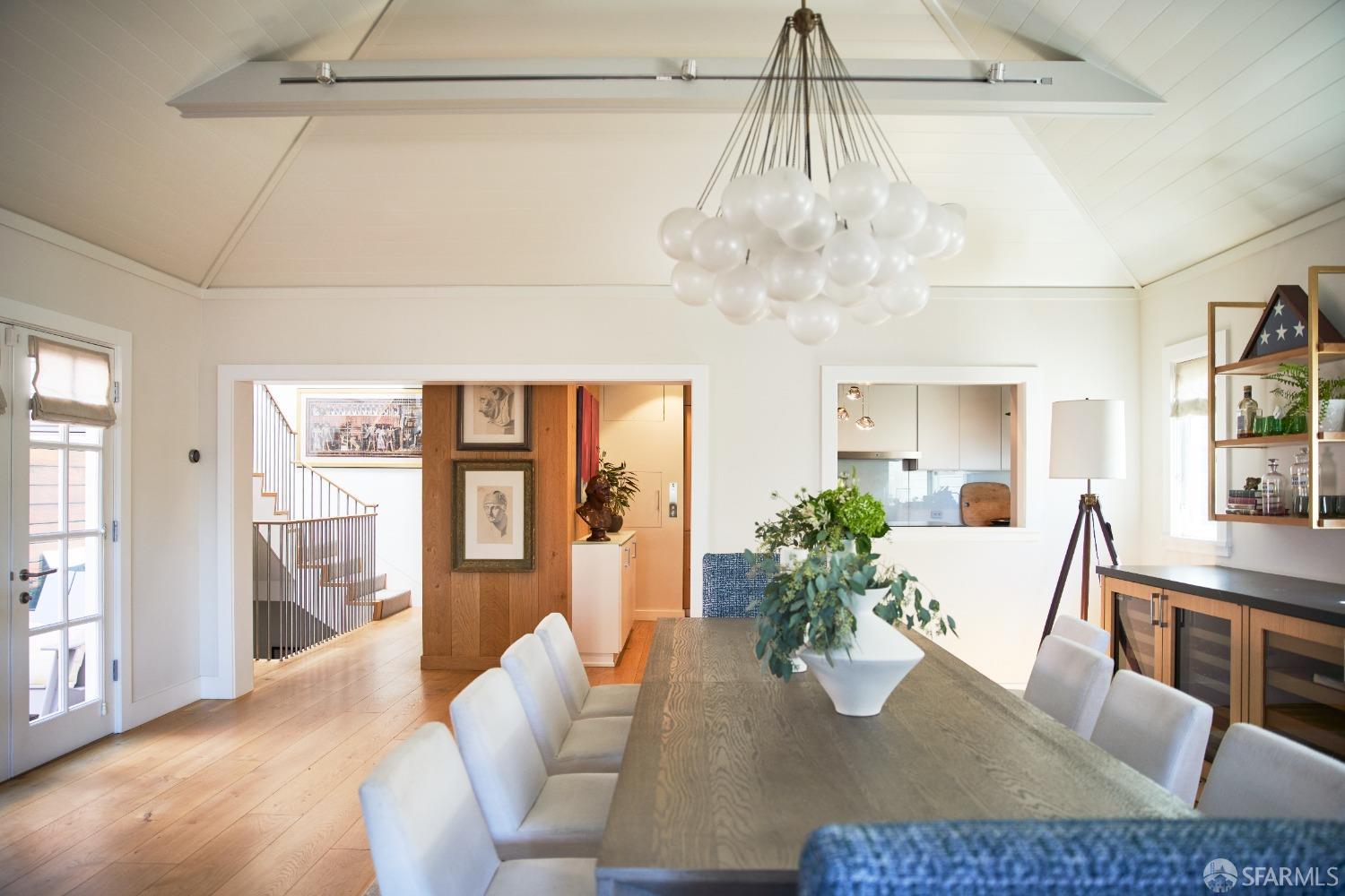 Detail Gallery Image 10 of 46 For 1338 Filbert St #D,  San Francisco,  CA 94109 - 3 Beds | 3 Baths