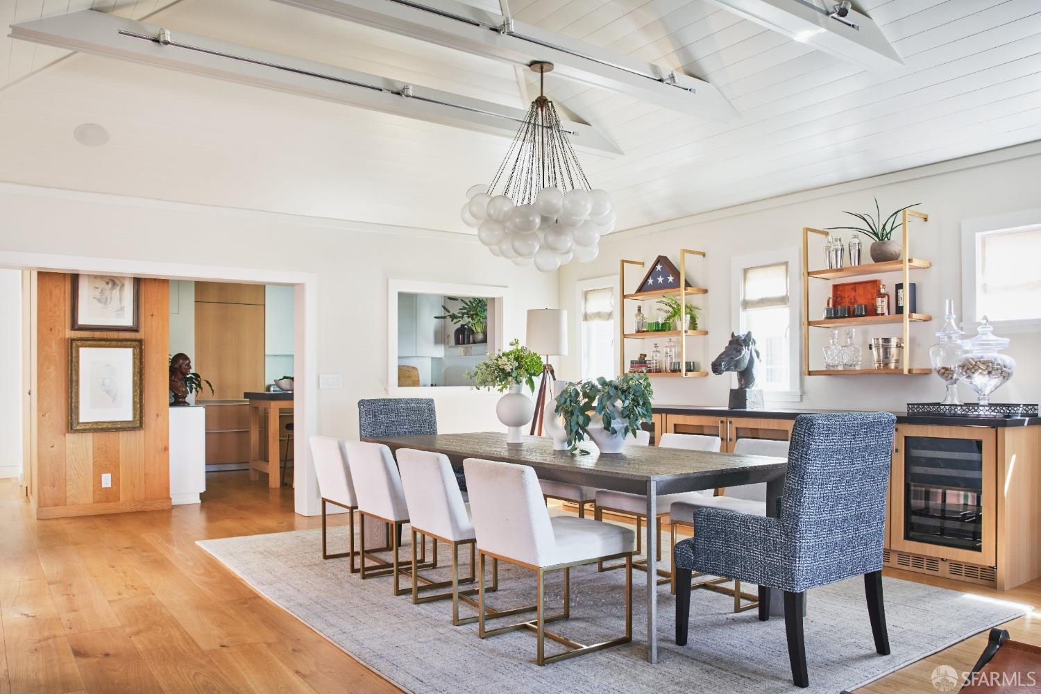 Detail Gallery Image 14 of 46 For 1338 Filbert St #D,  San Francisco,  CA 94109 - 3 Beds | 3 Baths