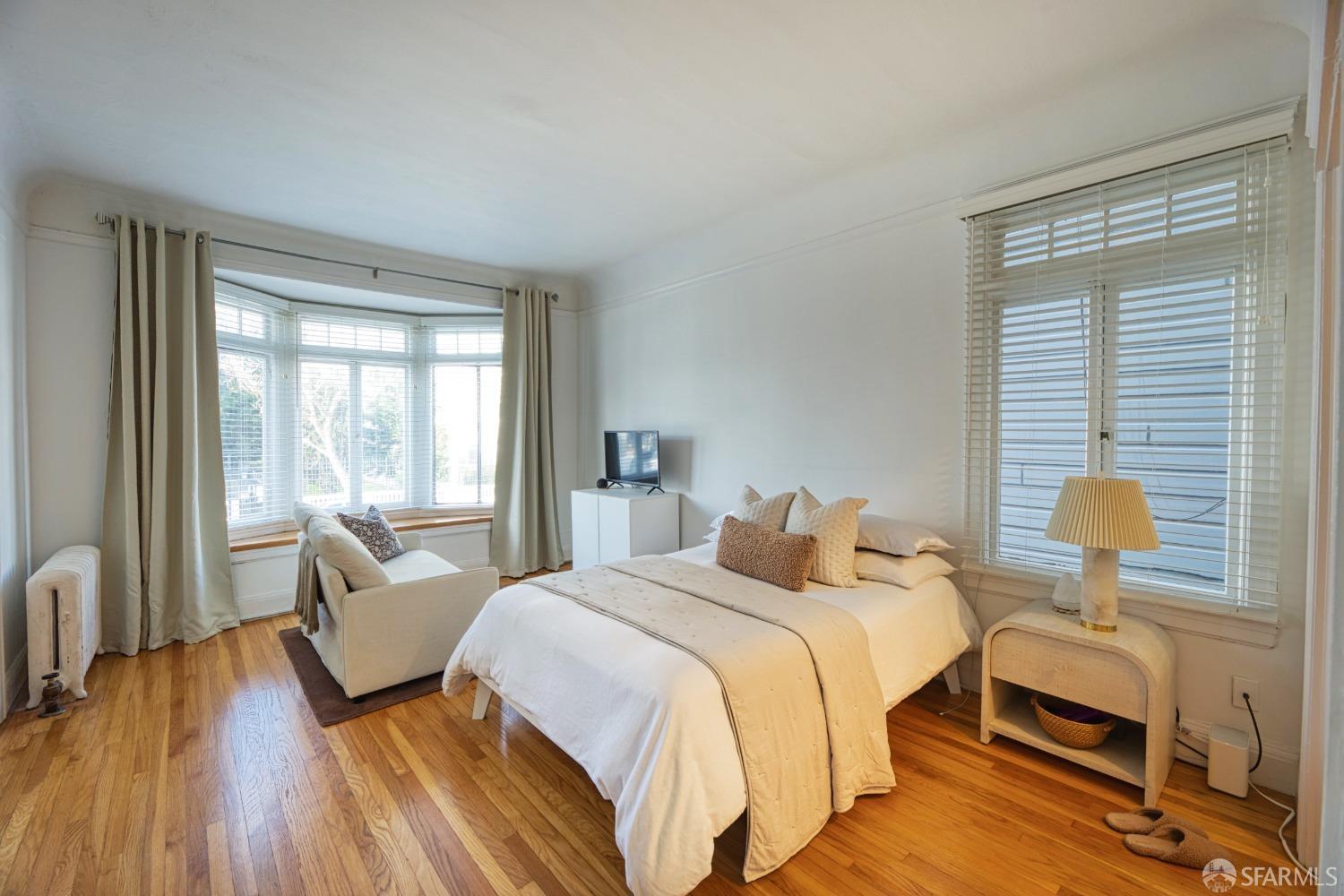 Detail Gallery Image 15 of 20 For 2160 Van Ness Ave, San Francisco,  CA 94109 - – Beds | – Baths