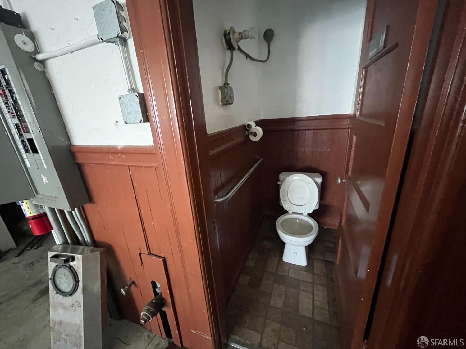 Detail Gallery Image 6 of 13 For 757 Lombard St, San Francisco,  CA 94133 - – Beds | – Baths